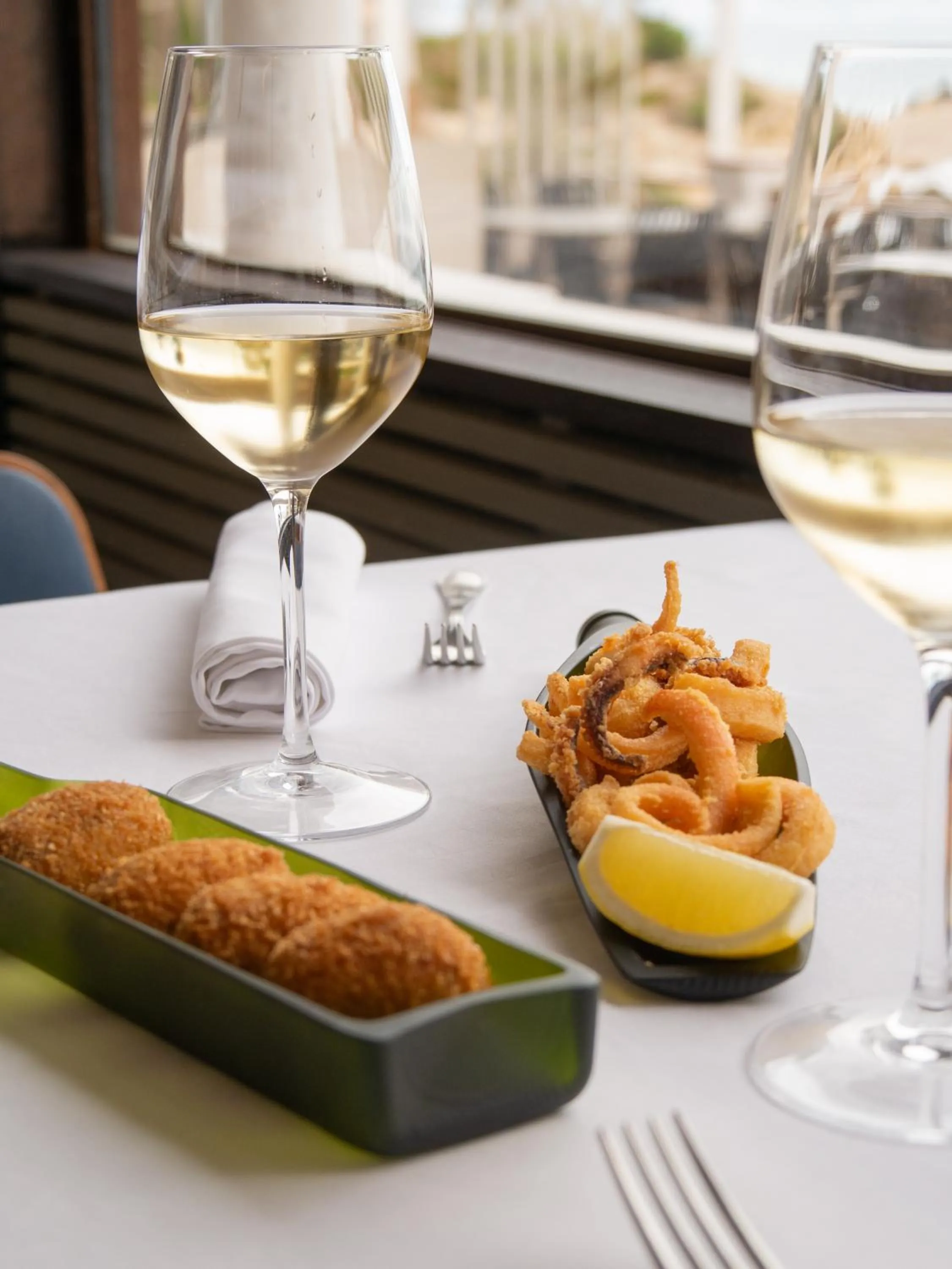 Restaurant/places to eat in Hostal Empúries