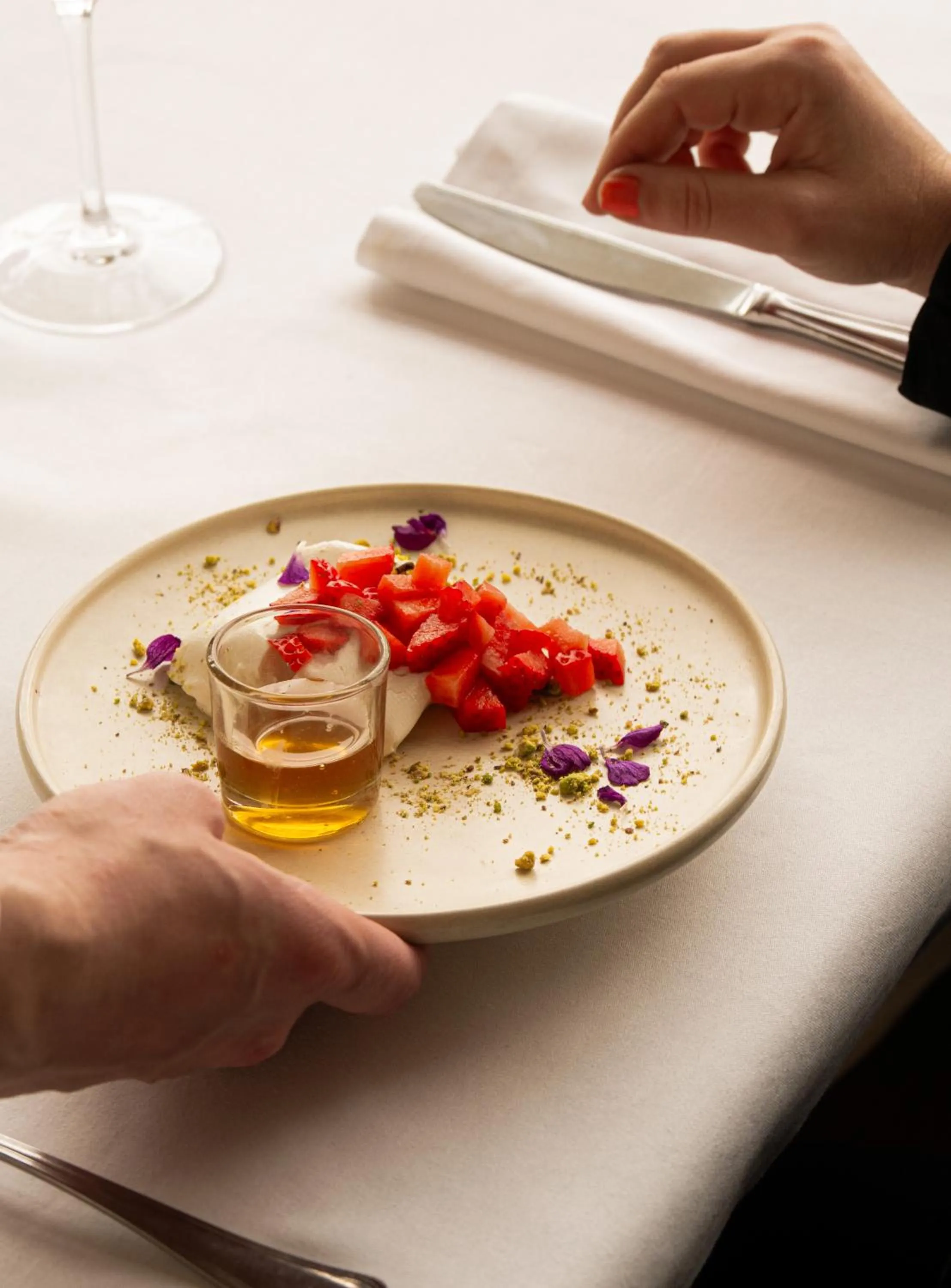 Restaurant/places to eat in Hostal Empúries