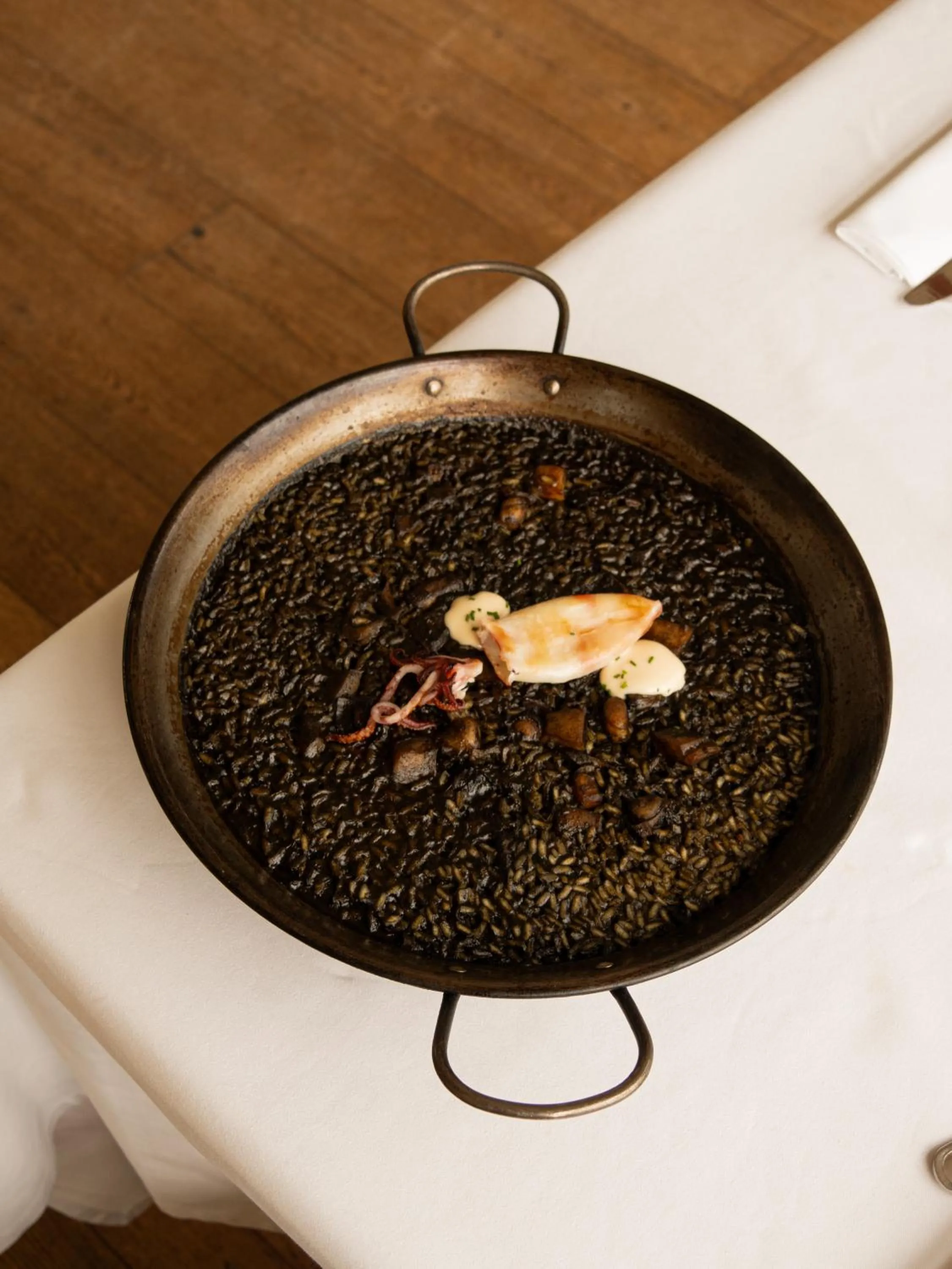 Restaurant/places to eat in Hostal Empúries