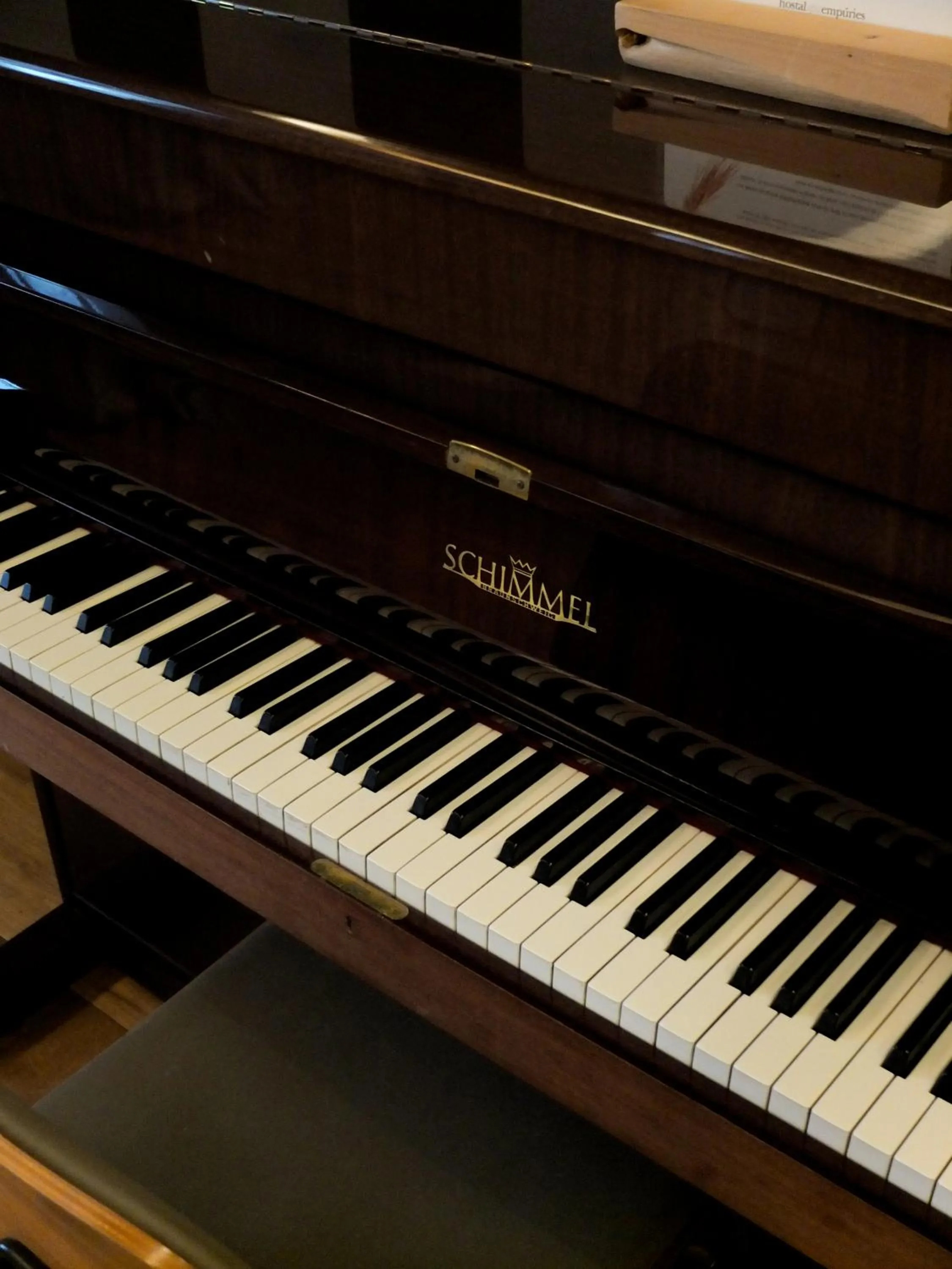 Library in Hostal Empúries