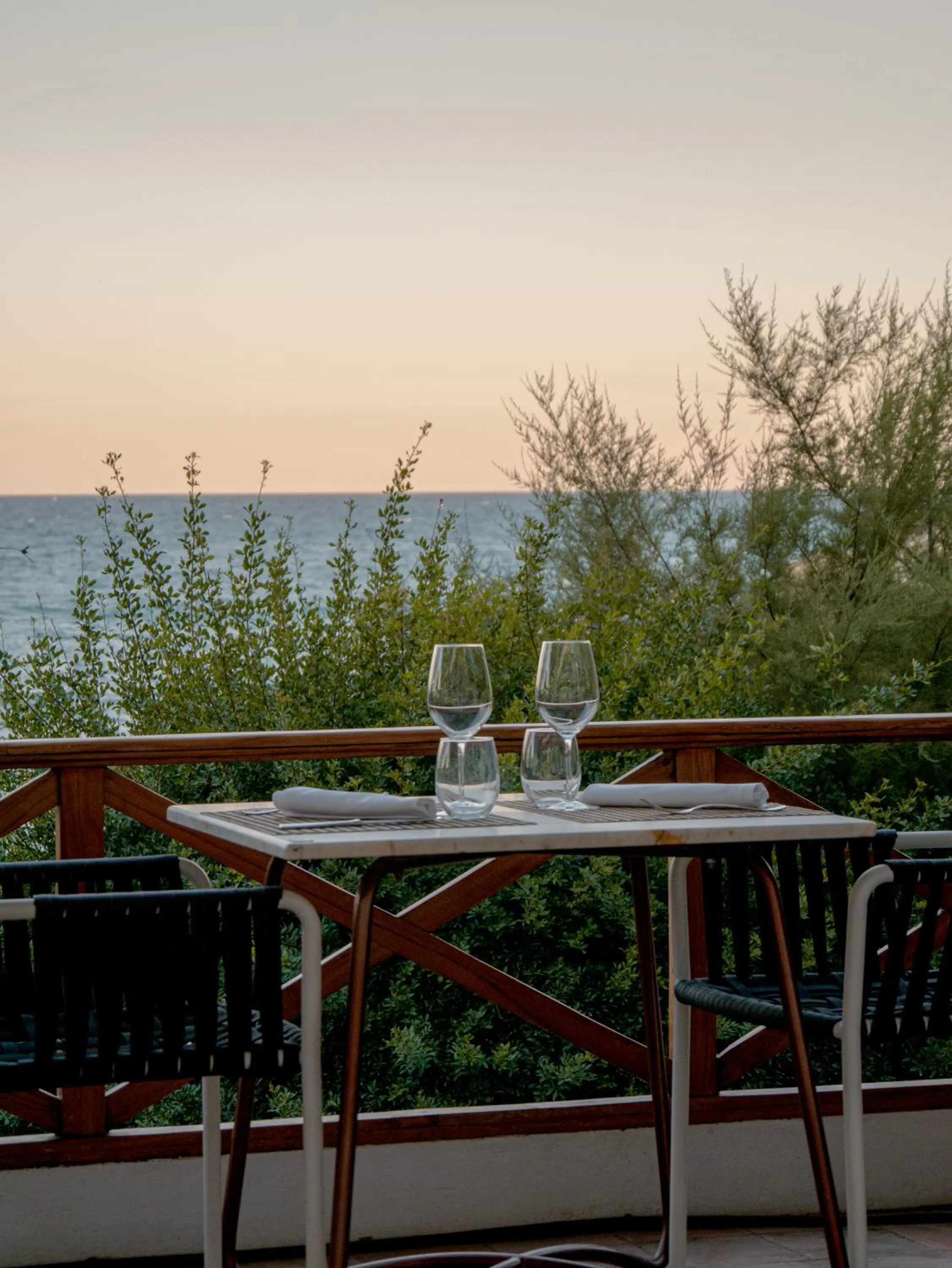 Restaurant/places to eat in Hostal Empúries