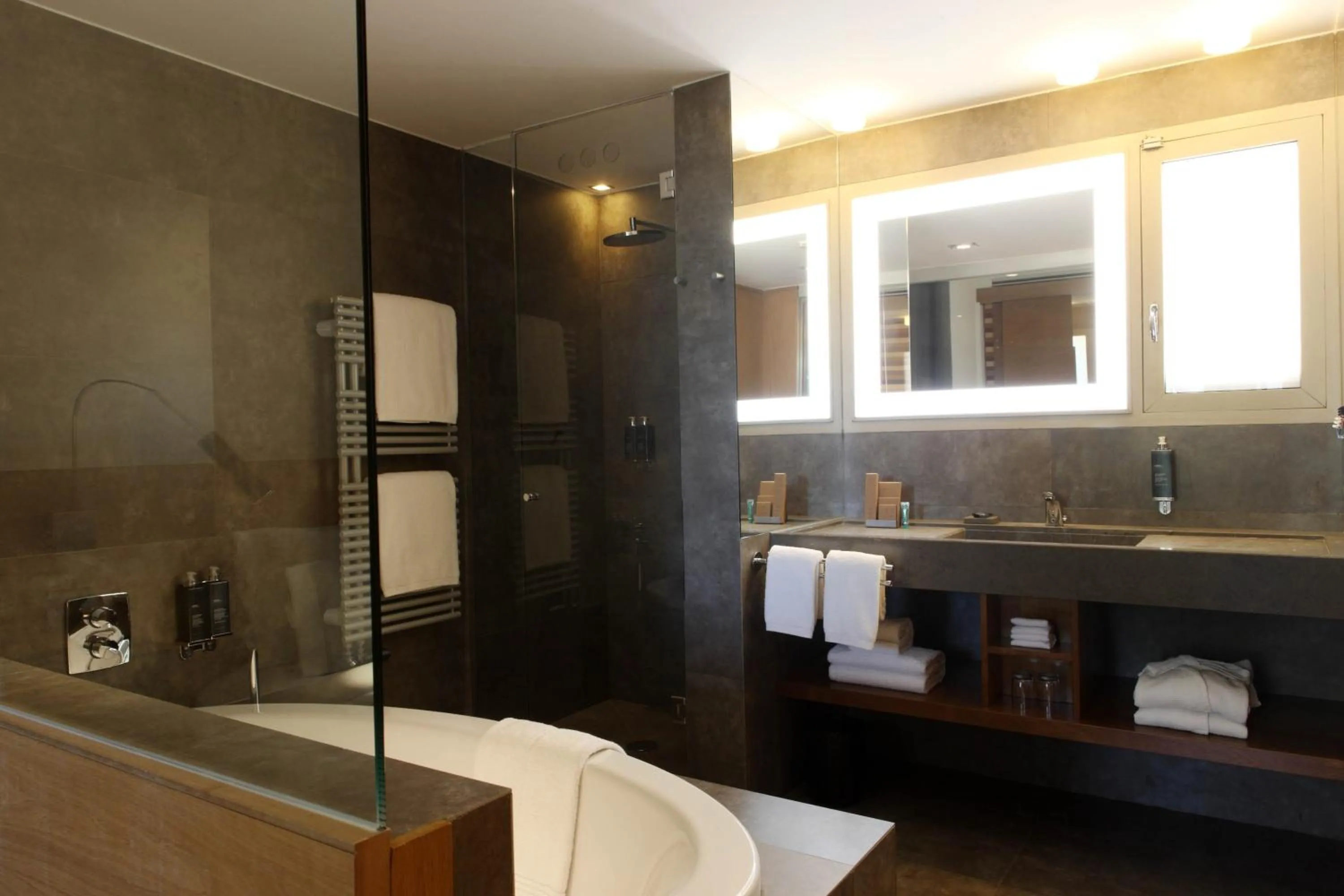 Bathroom in Hostal Empúries