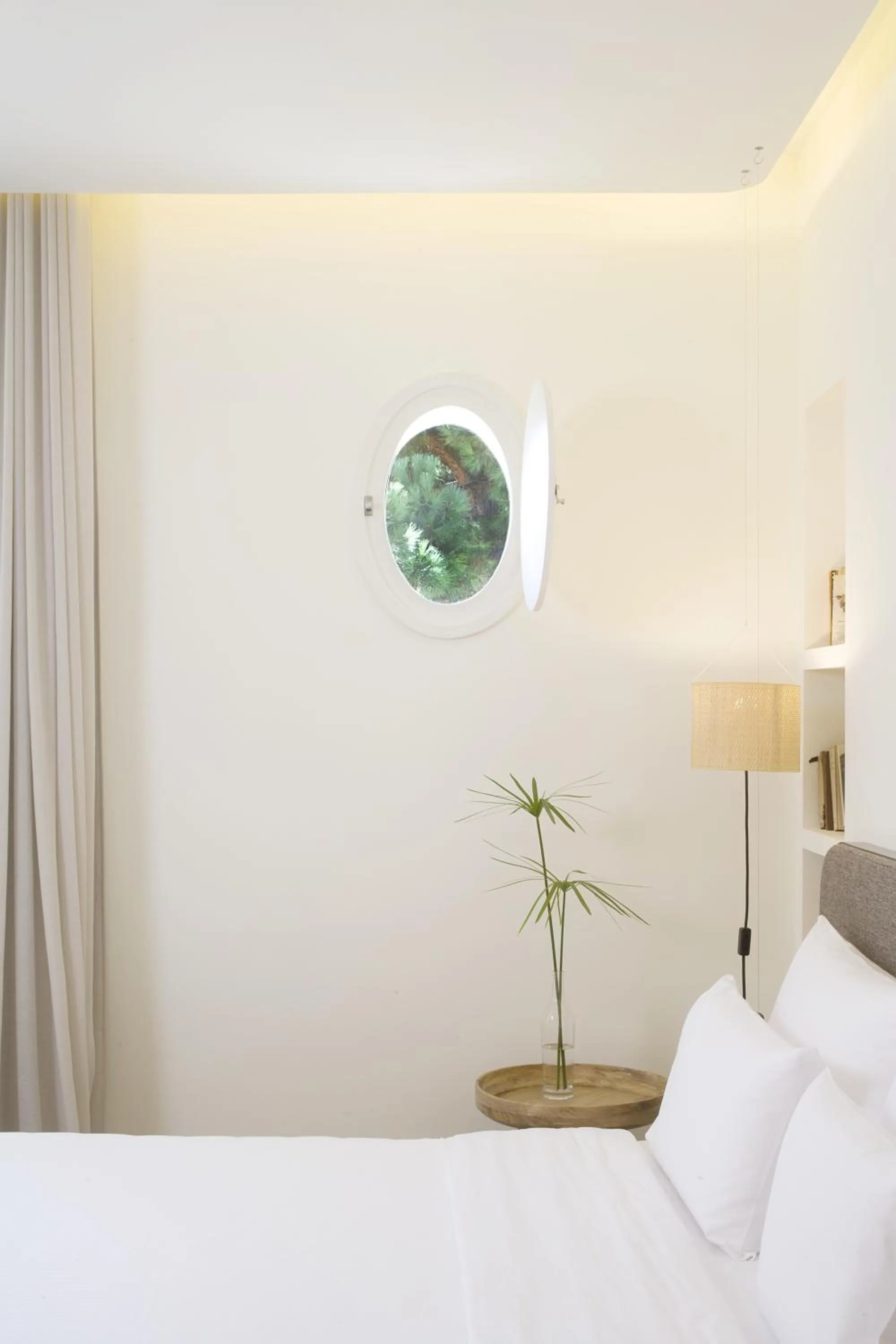 Decorative detail, Bed in Hostal Empúries