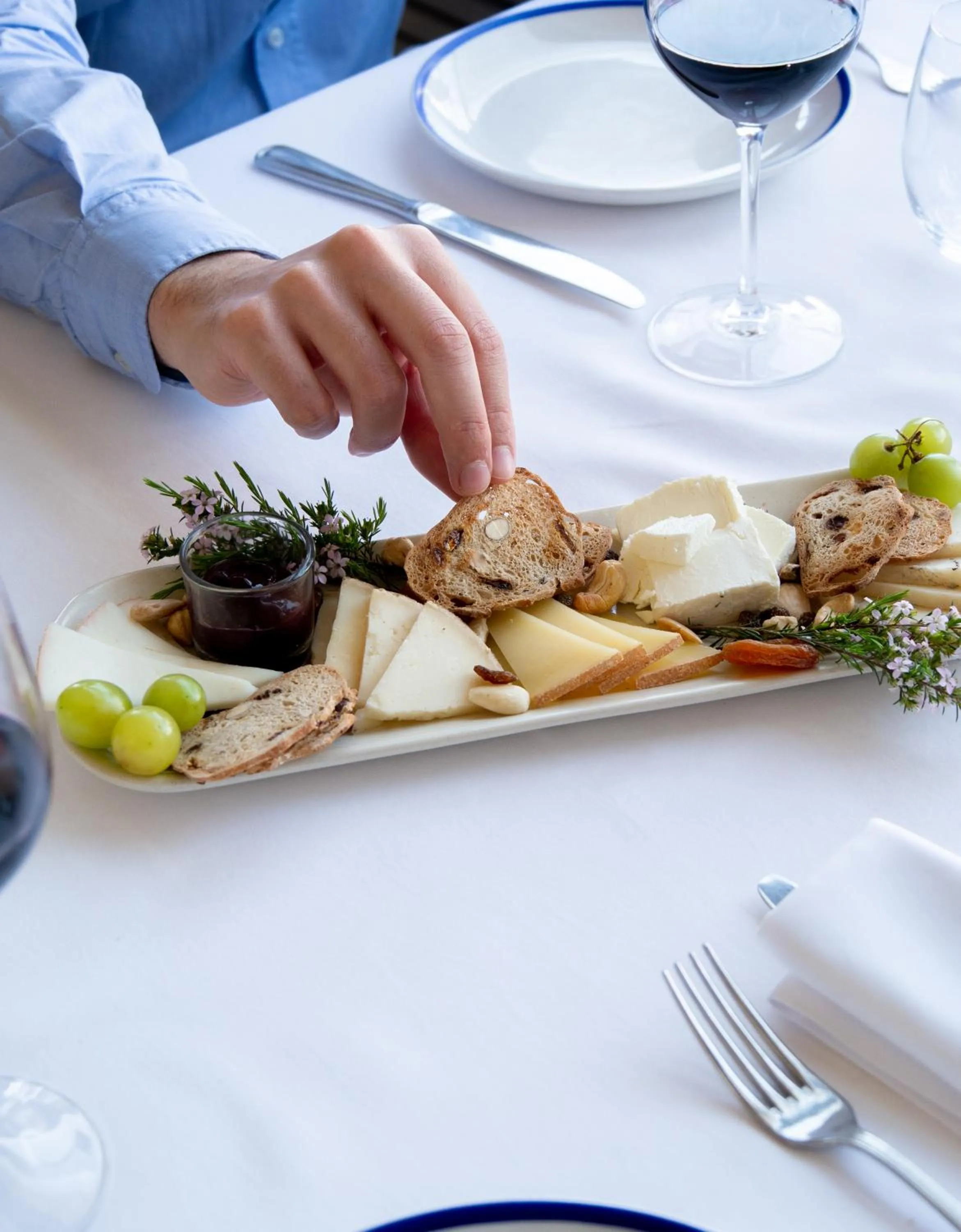 Restaurant/places to eat in Hostal Empúries