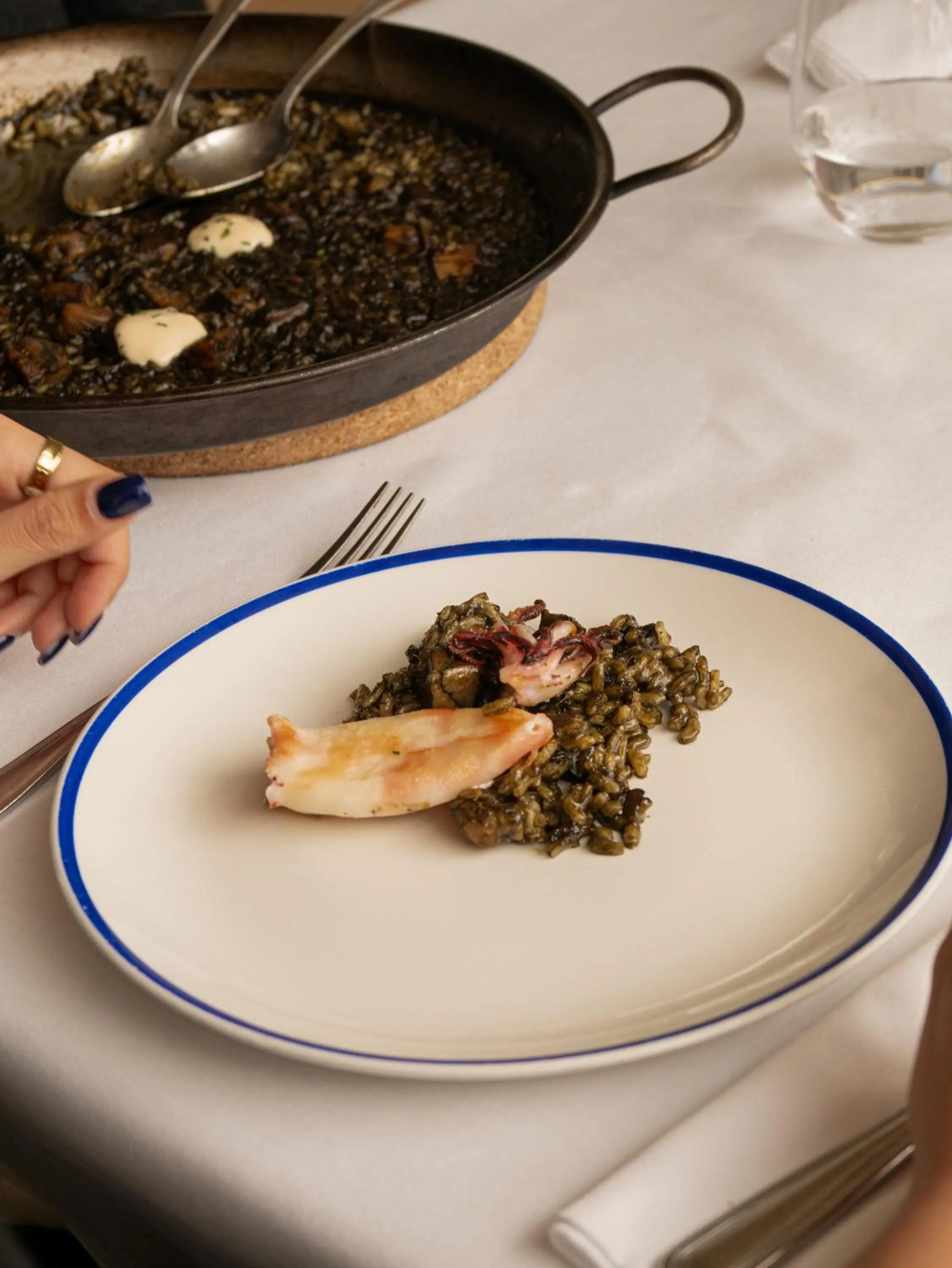 Food and drinks in Hostal Empúries