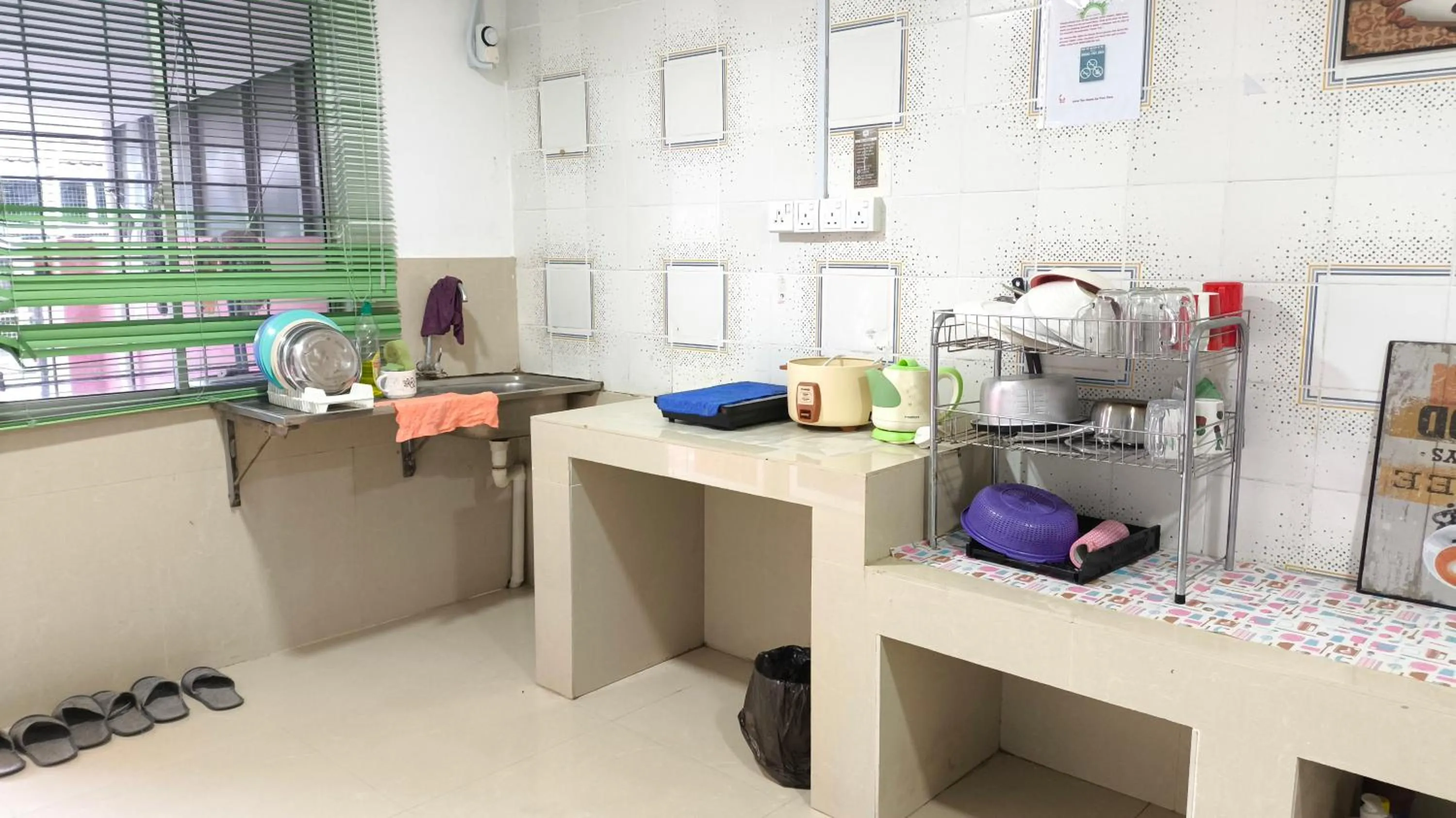 kitchen in Natol Homestay - Kenyalang Park