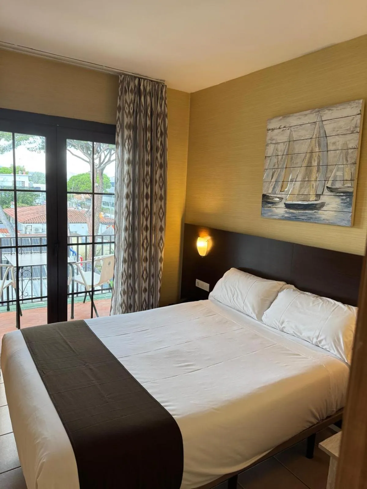 Photo of the whole room, Bed in Hotel Canal Olímpic