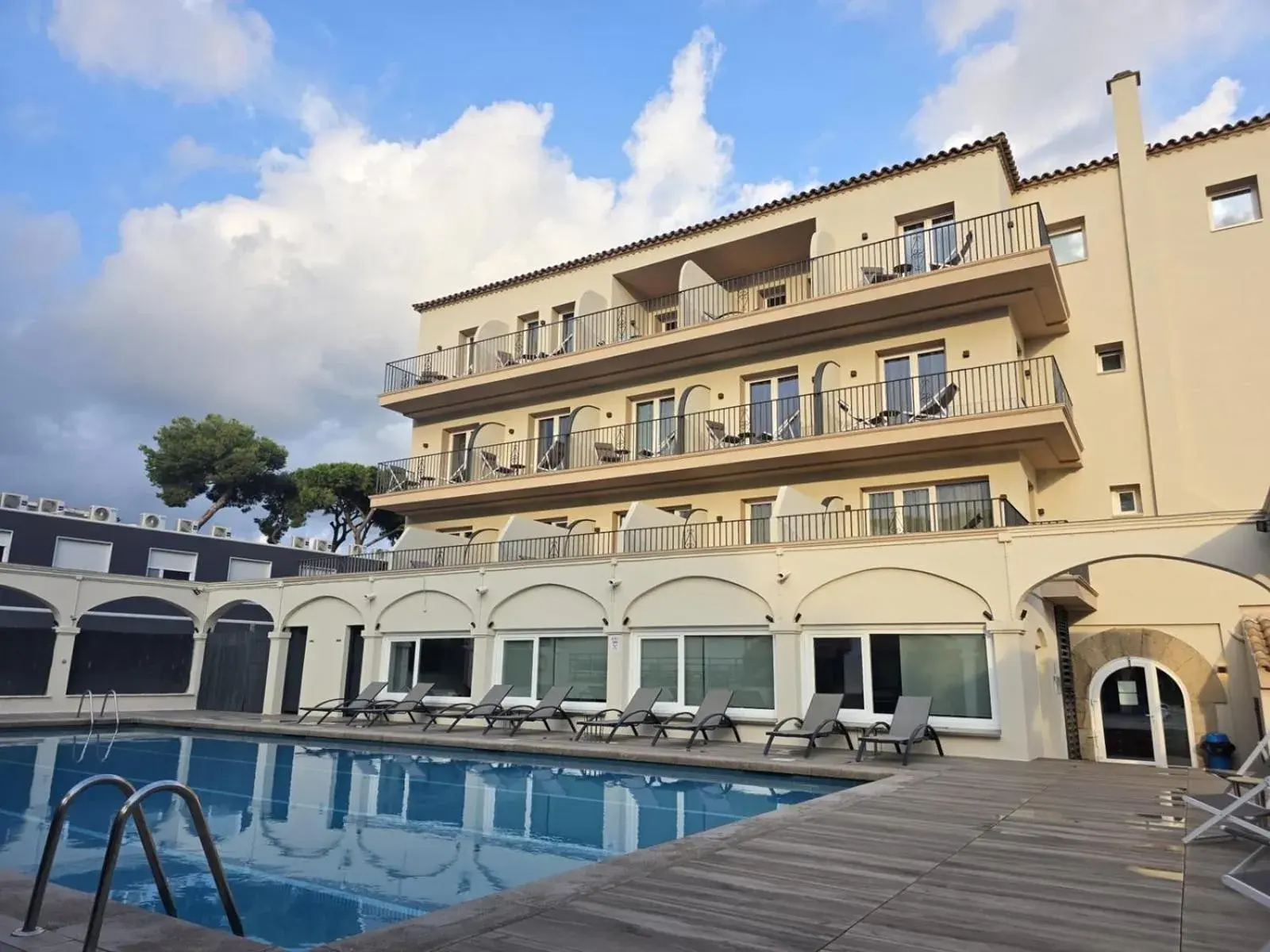 Swimming pool in Hotel Canal Olímpic Swimming pool in Hotel Canal Olímpic