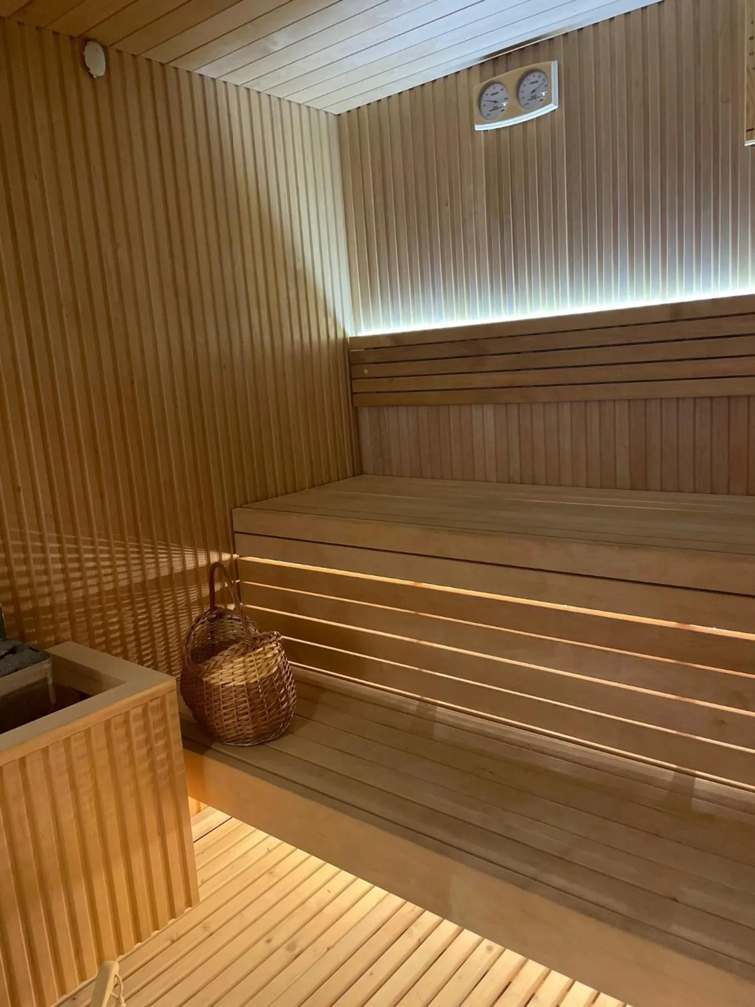 Sauna in Golden Tulip Opera Alger