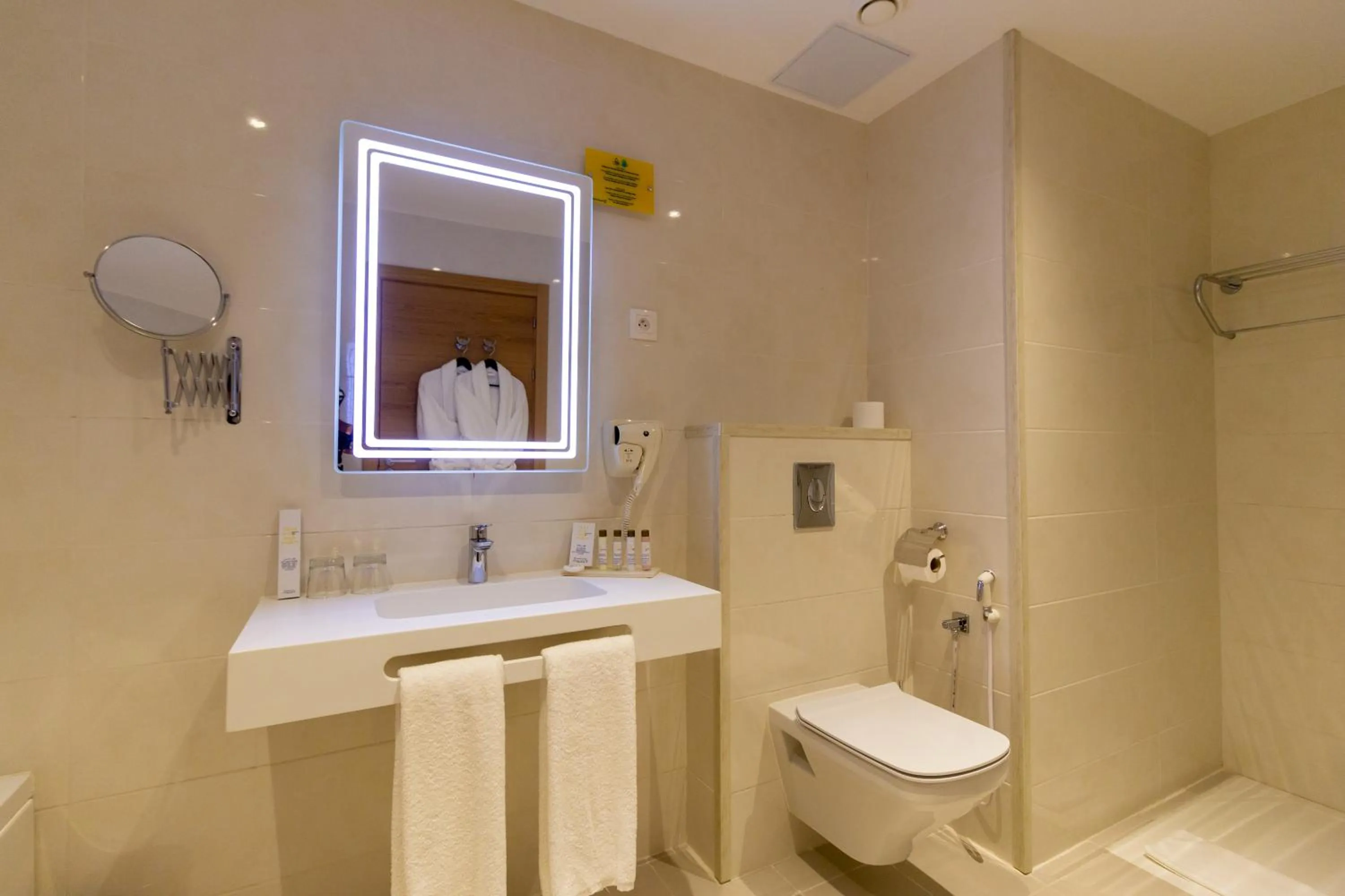 Shower in Golden Tulip Opera Alger