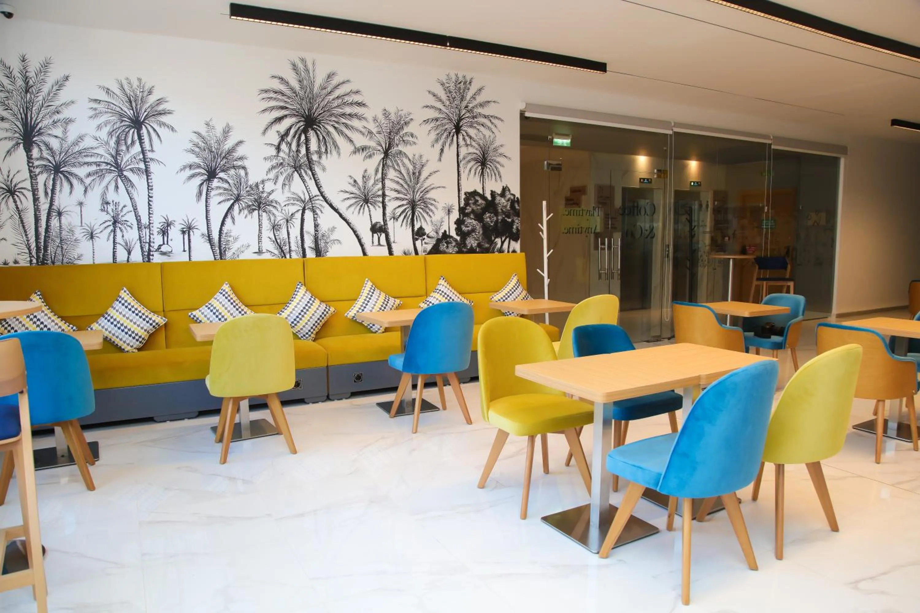 Living room in Golden Tulip Opera Alger