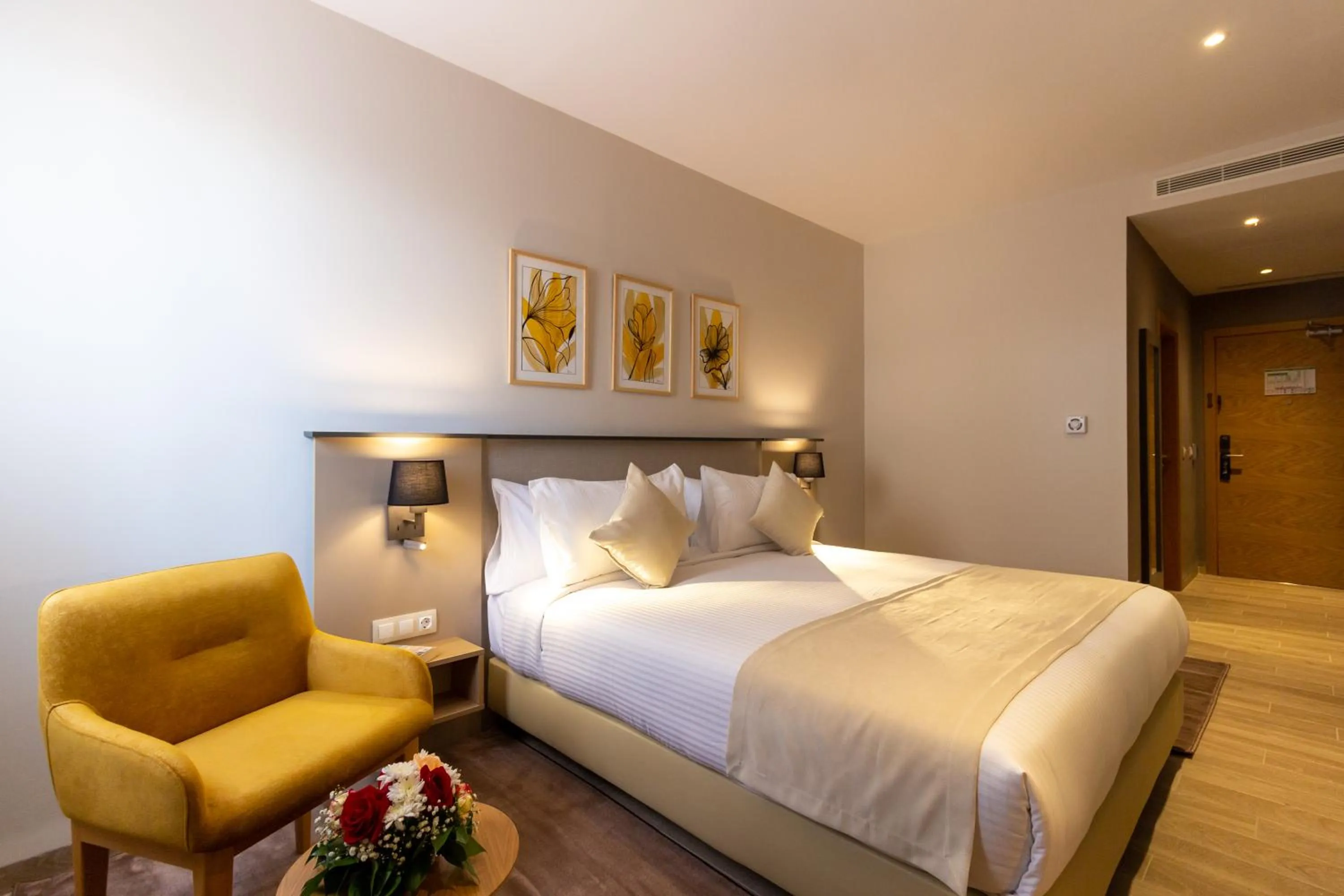 Bed in Golden Tulip Opera Alger