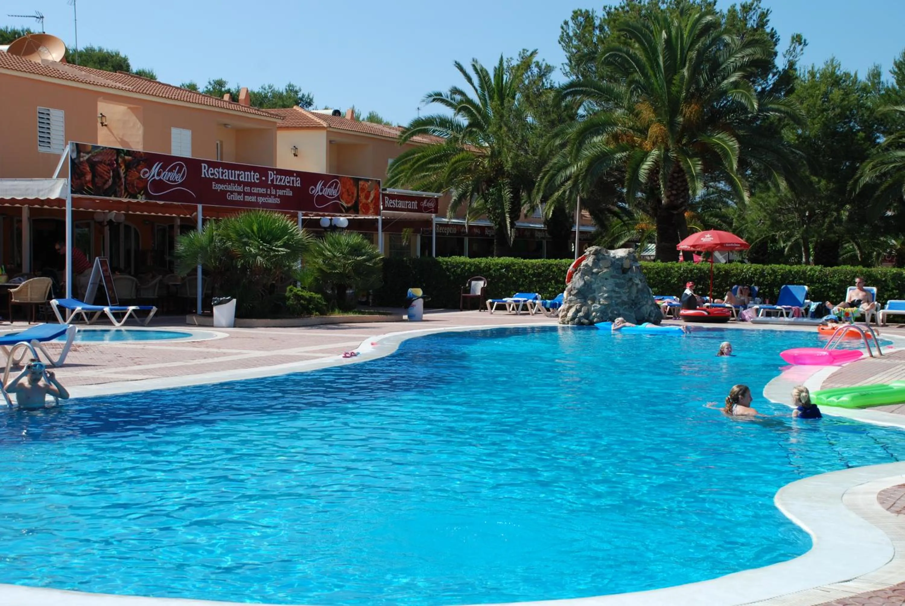 Swimming pool in Apartamentos Maribel