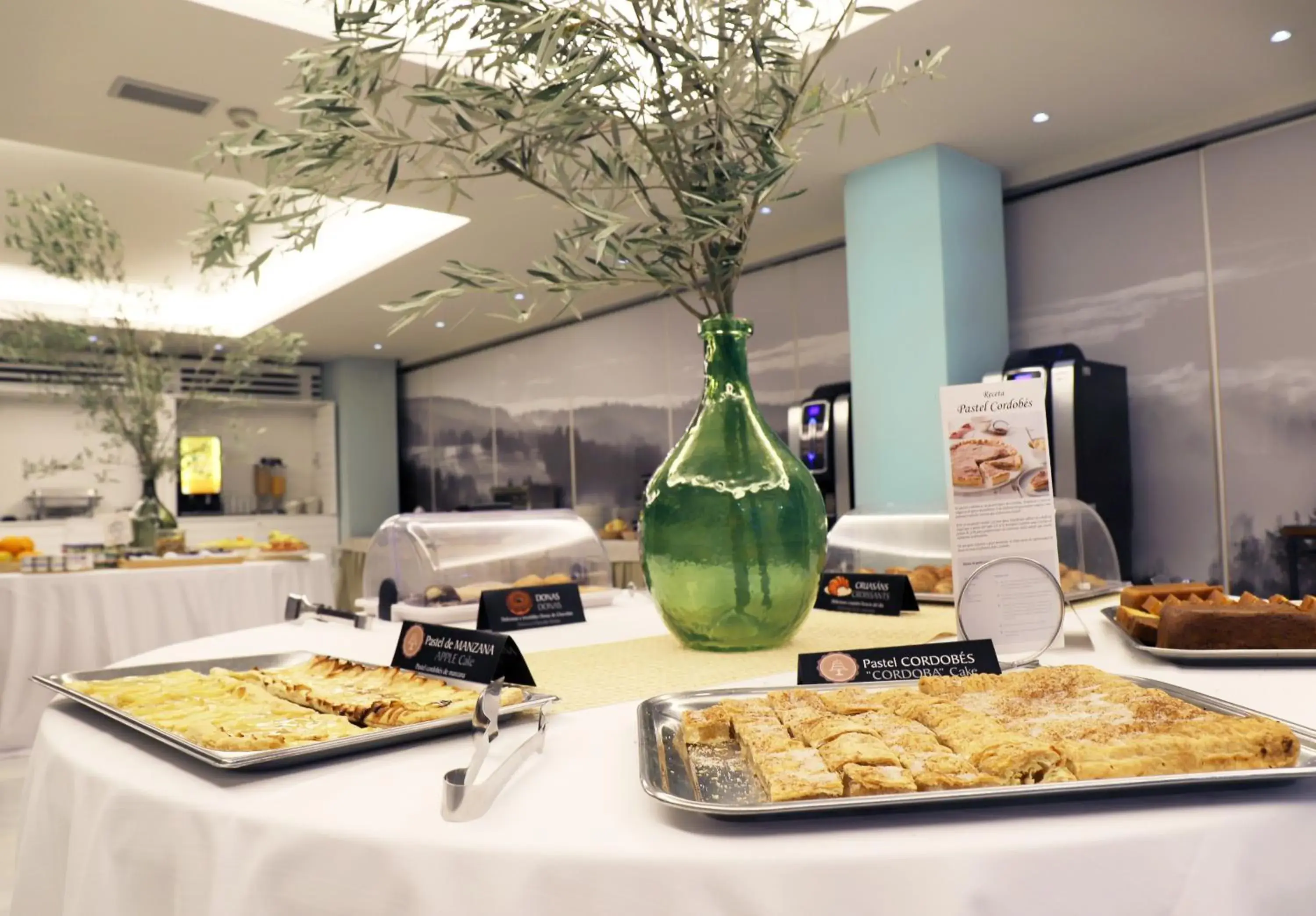 Restaurant/places to eat in Hotel Oasis Restaurant/places to eat in Hotel Oasis