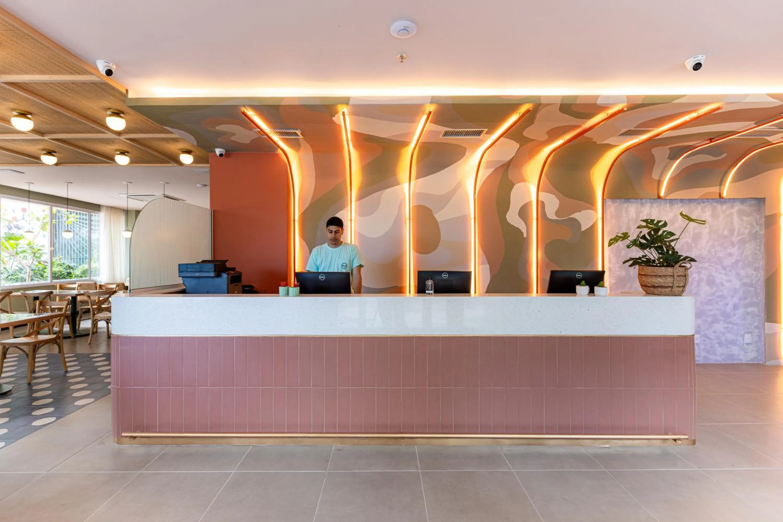 Lobby or reception in B&B HOTEL Santos Dumont