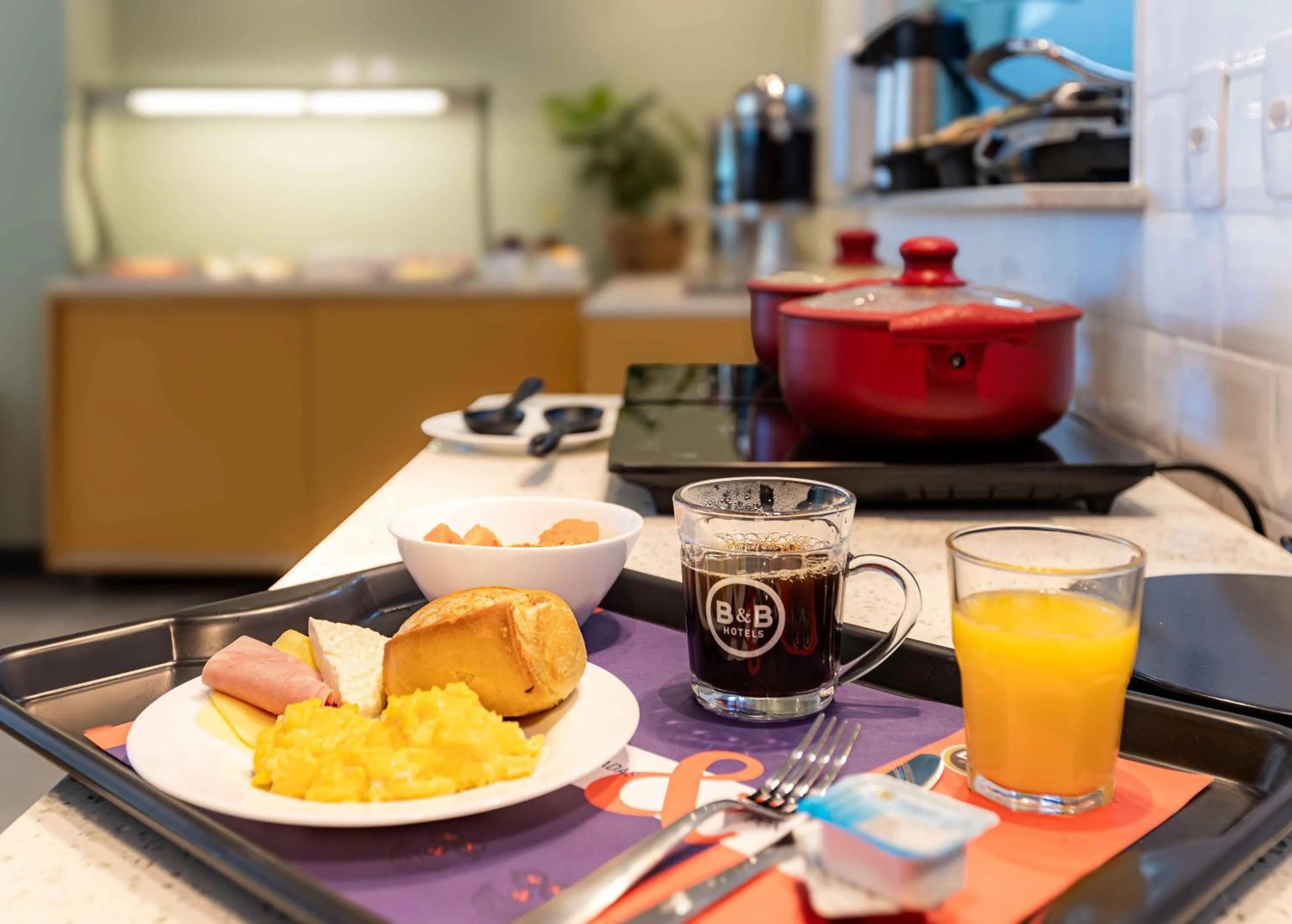 Buffet breakfast in B&B HOTEL Santos Dumont