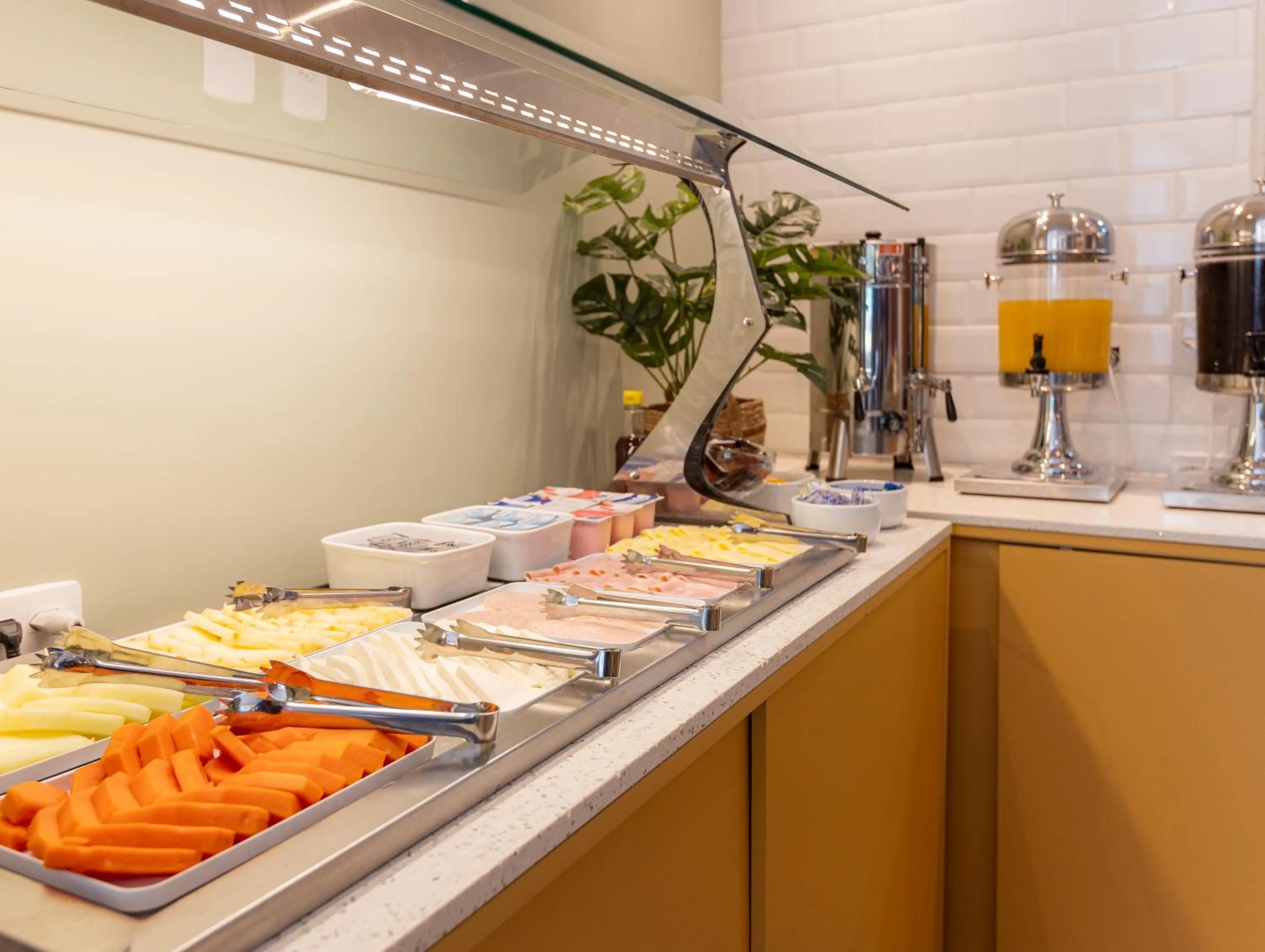 Buffet breakfast in B&B HOTEL Santos Dumont