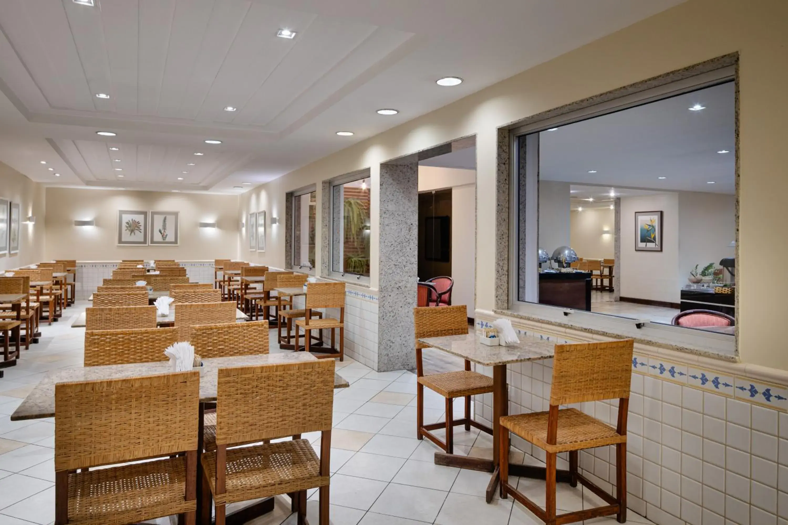 Restaurant/places to eat in Savoy Othon Lite Restaurant/places to eat in Savoy Othon Lite