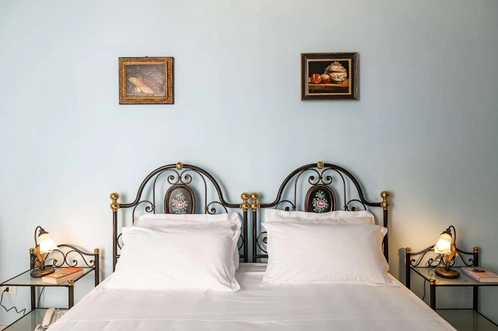 Bed in Personè Palace - by Symphonya Luxury