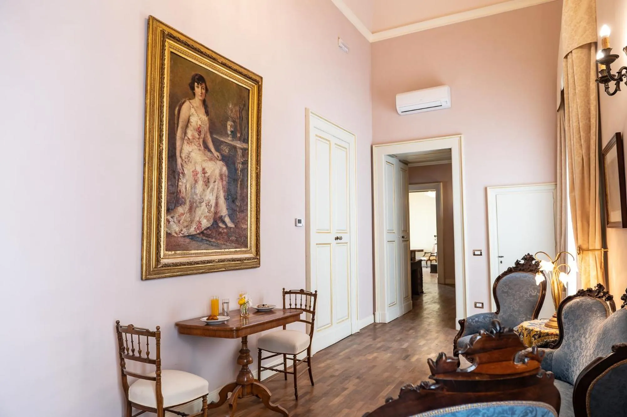 Living room in Personè Palace - by Symphonya Luxury