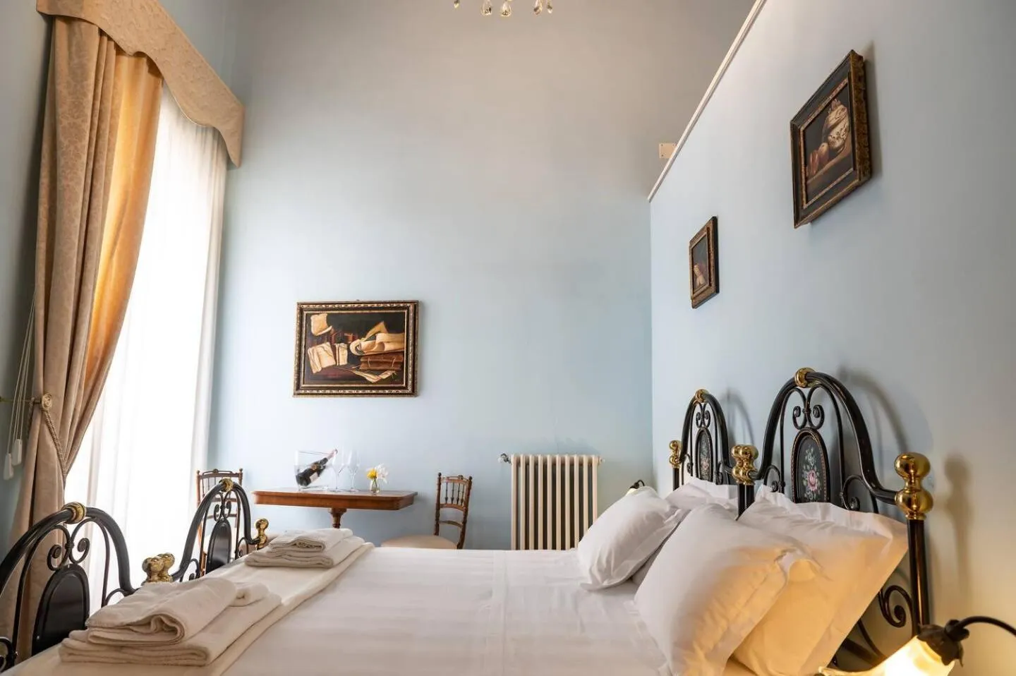 Bed in Personè Palace - by Symphonya Luxury