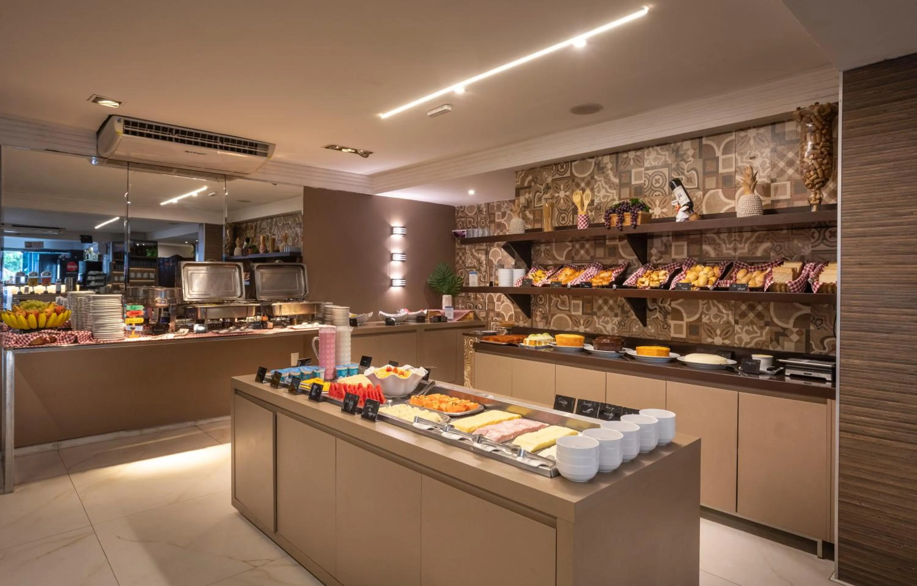 Breakfast in Atlântico Praia Hotel