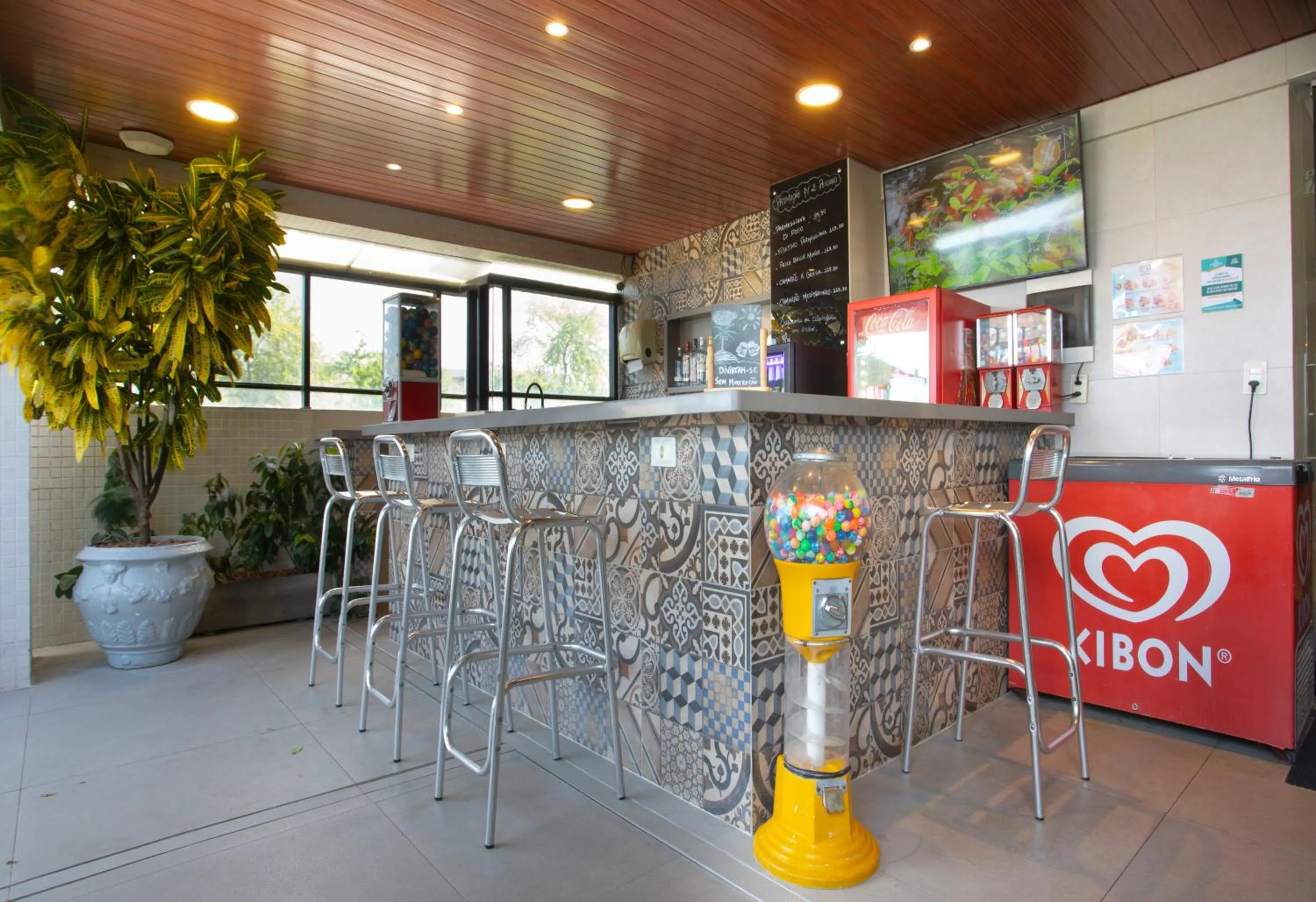 Restaurant/places to eat in Atlântico Praia Hotel