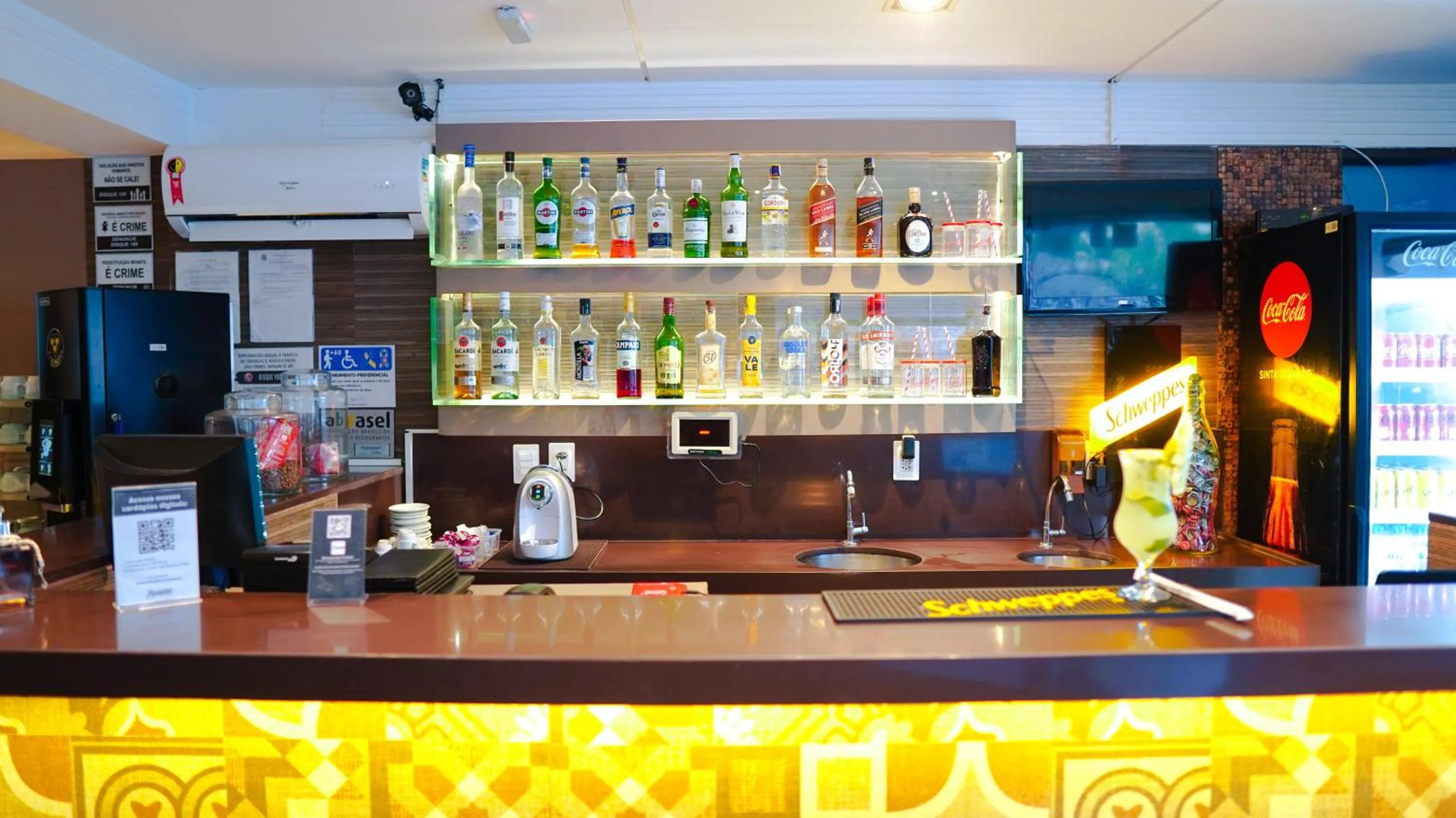 Restaurant/places to eat in Atlântico Praia Hotel