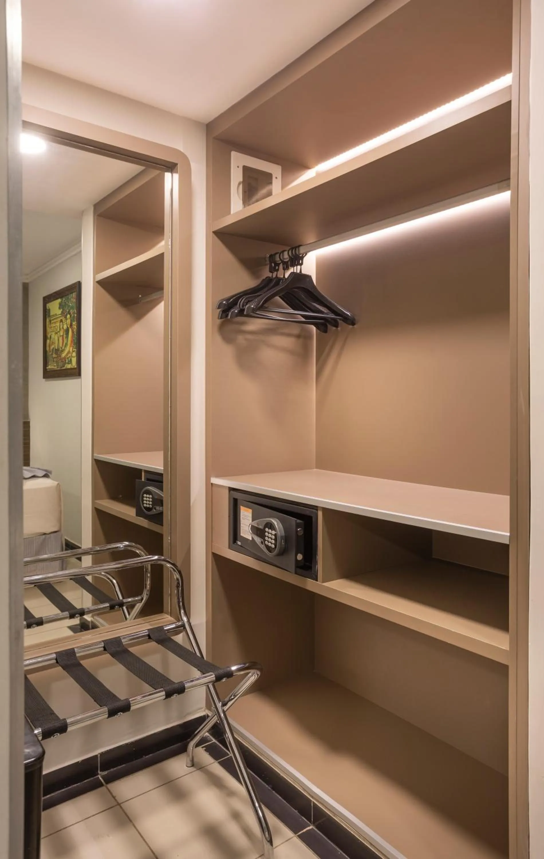 Bedroom in Atlântico Praia Hotel