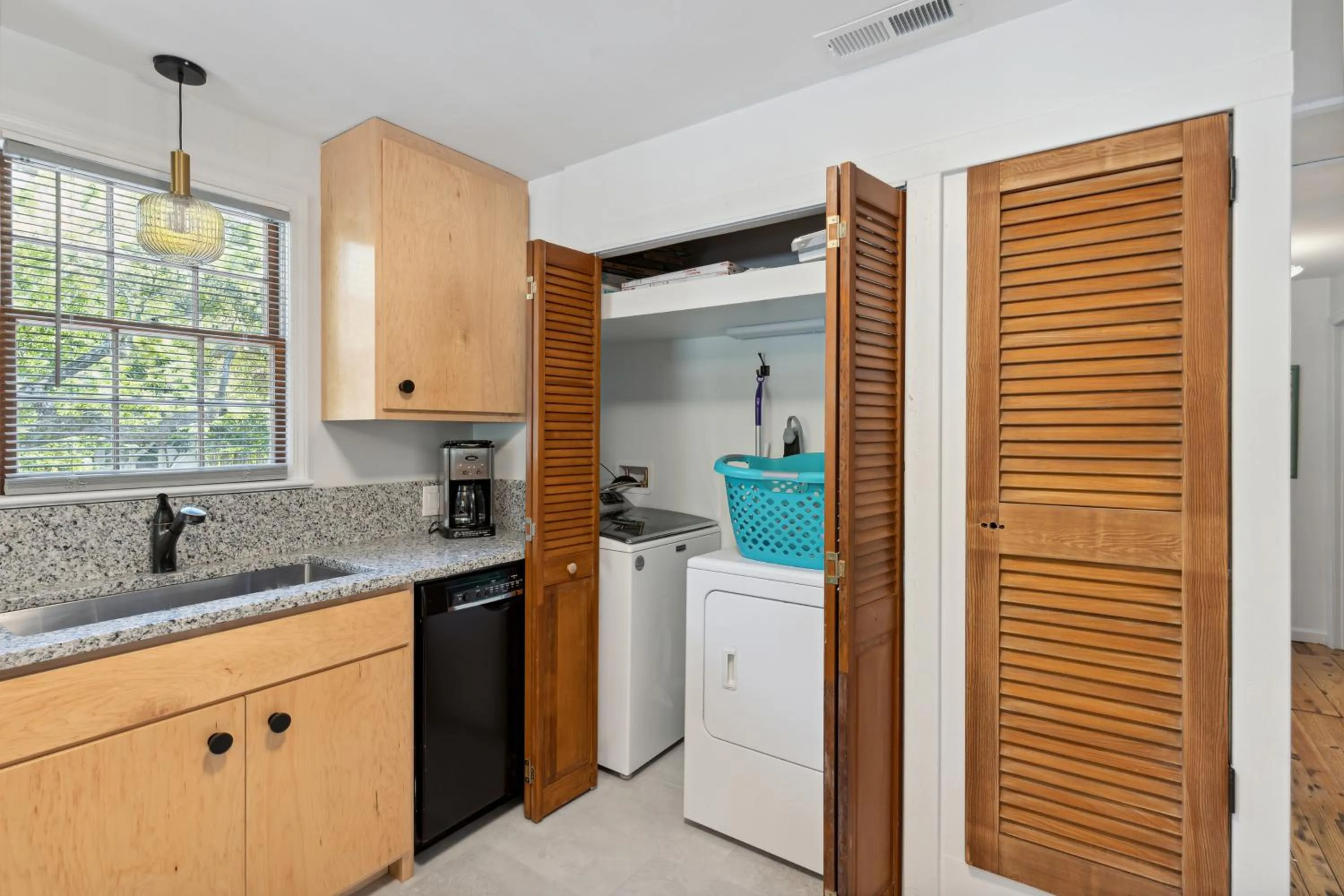 Folly Vacation Vintage Cottage 317 East