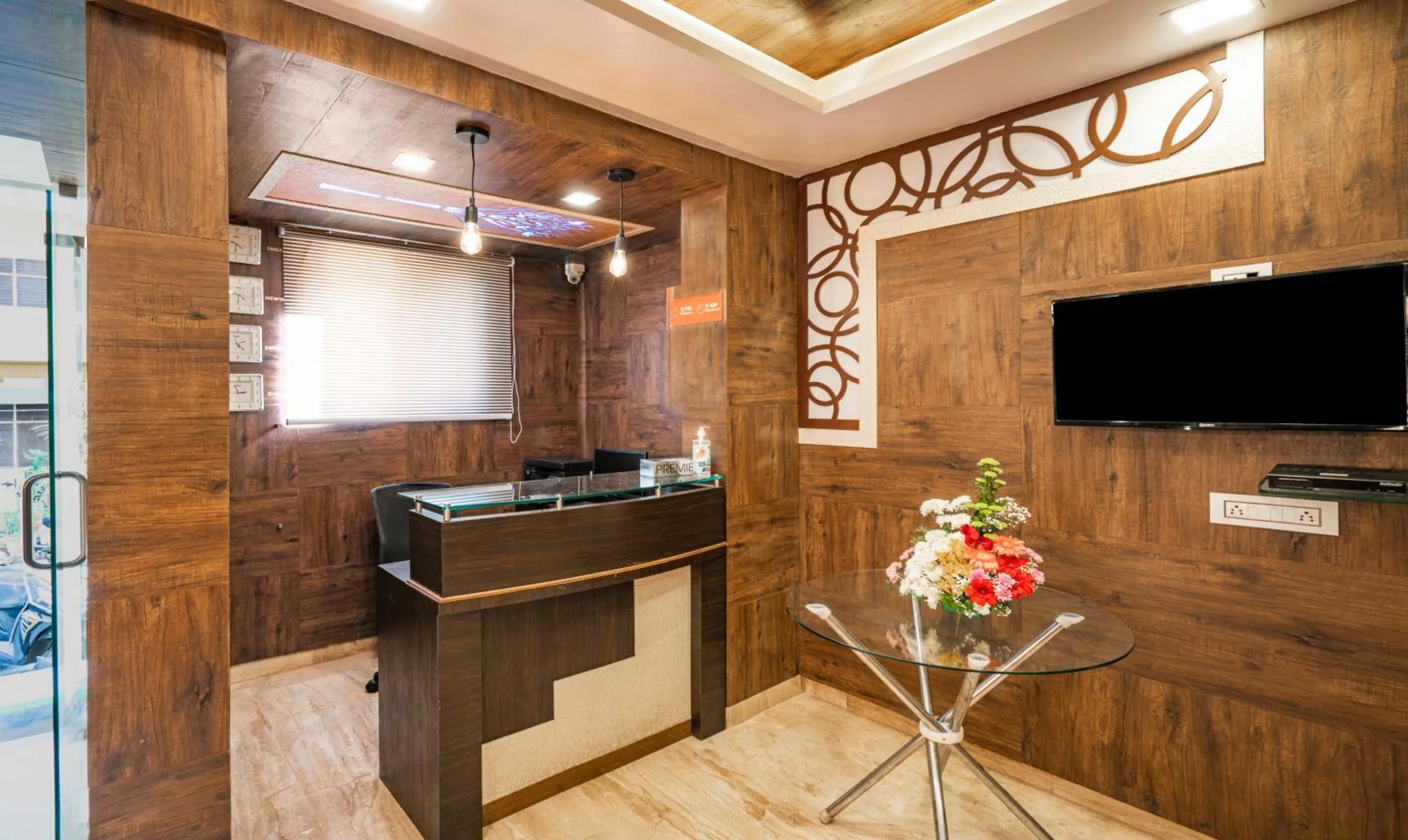 Lobby or reception in Treebo Elite 7