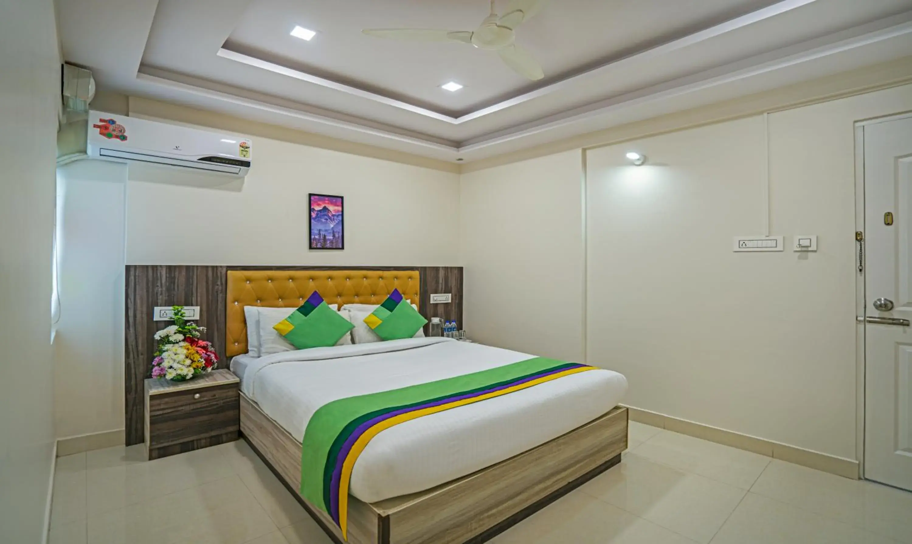 Bed in Treebo Elite 7 Bed in Treebo Elite 7