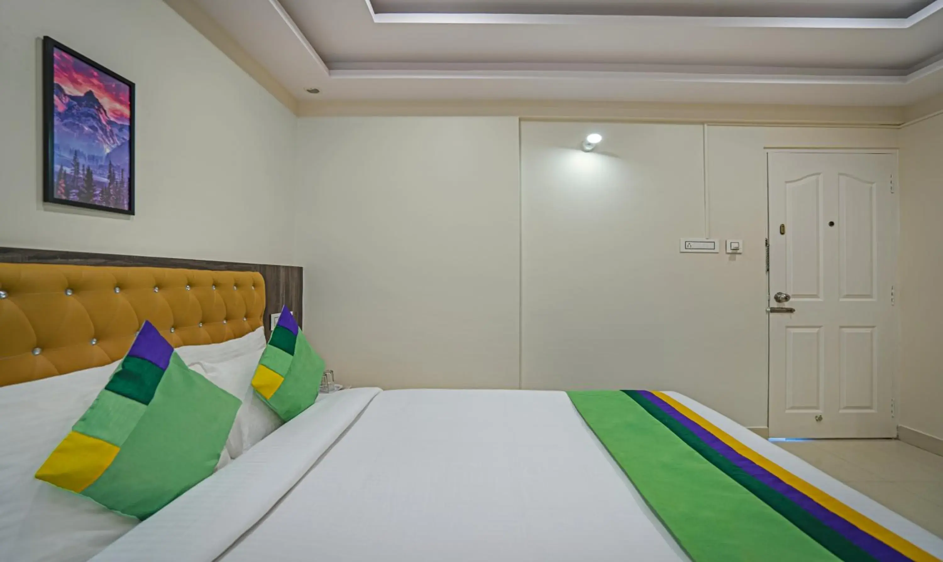 Photo of the whole room, Bed in Treebo Elite 7 Photo of the whole room, Bed in Treebo Elite 7