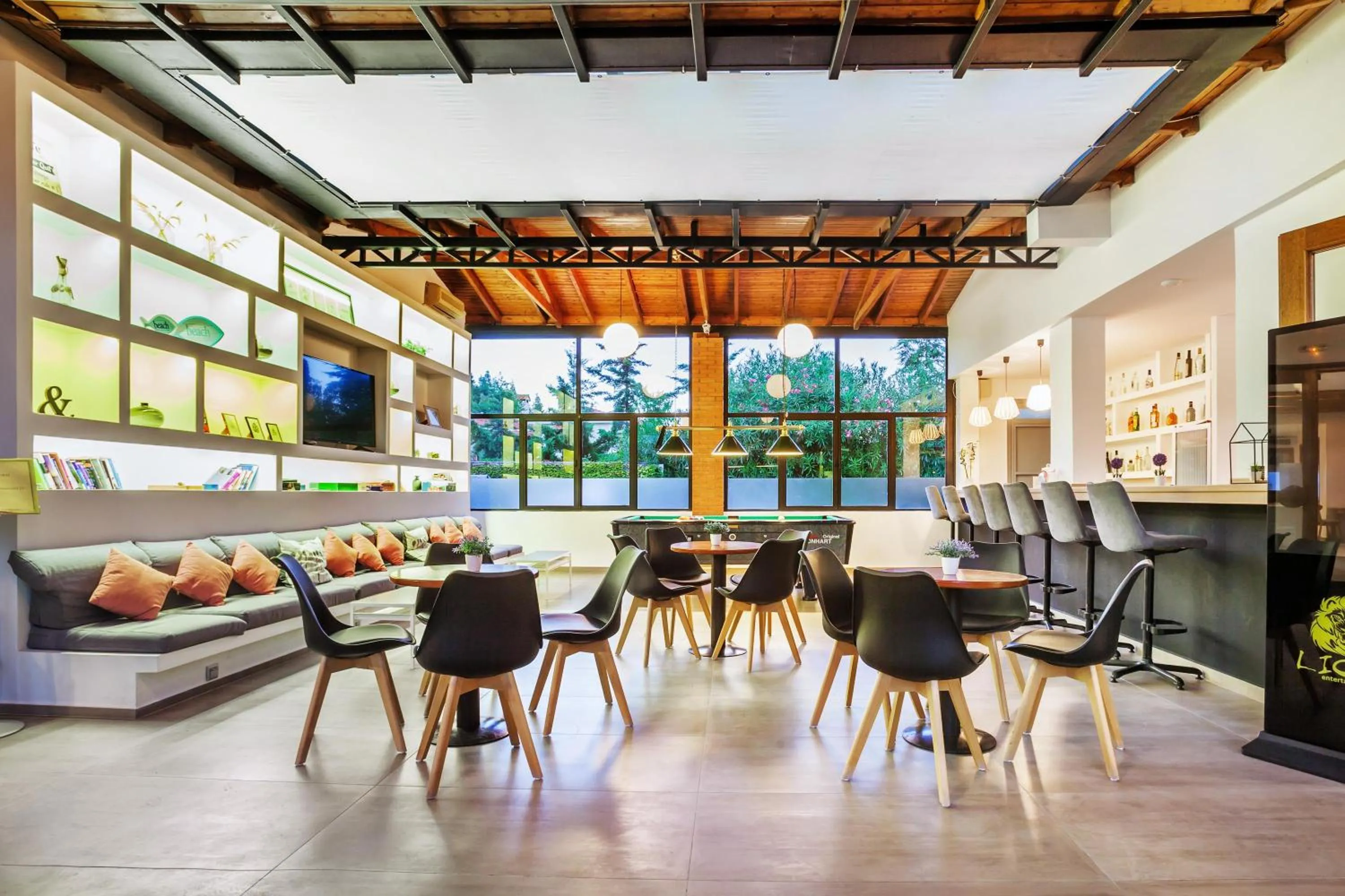 Communal lounge/ TV room in Palladium Hotel