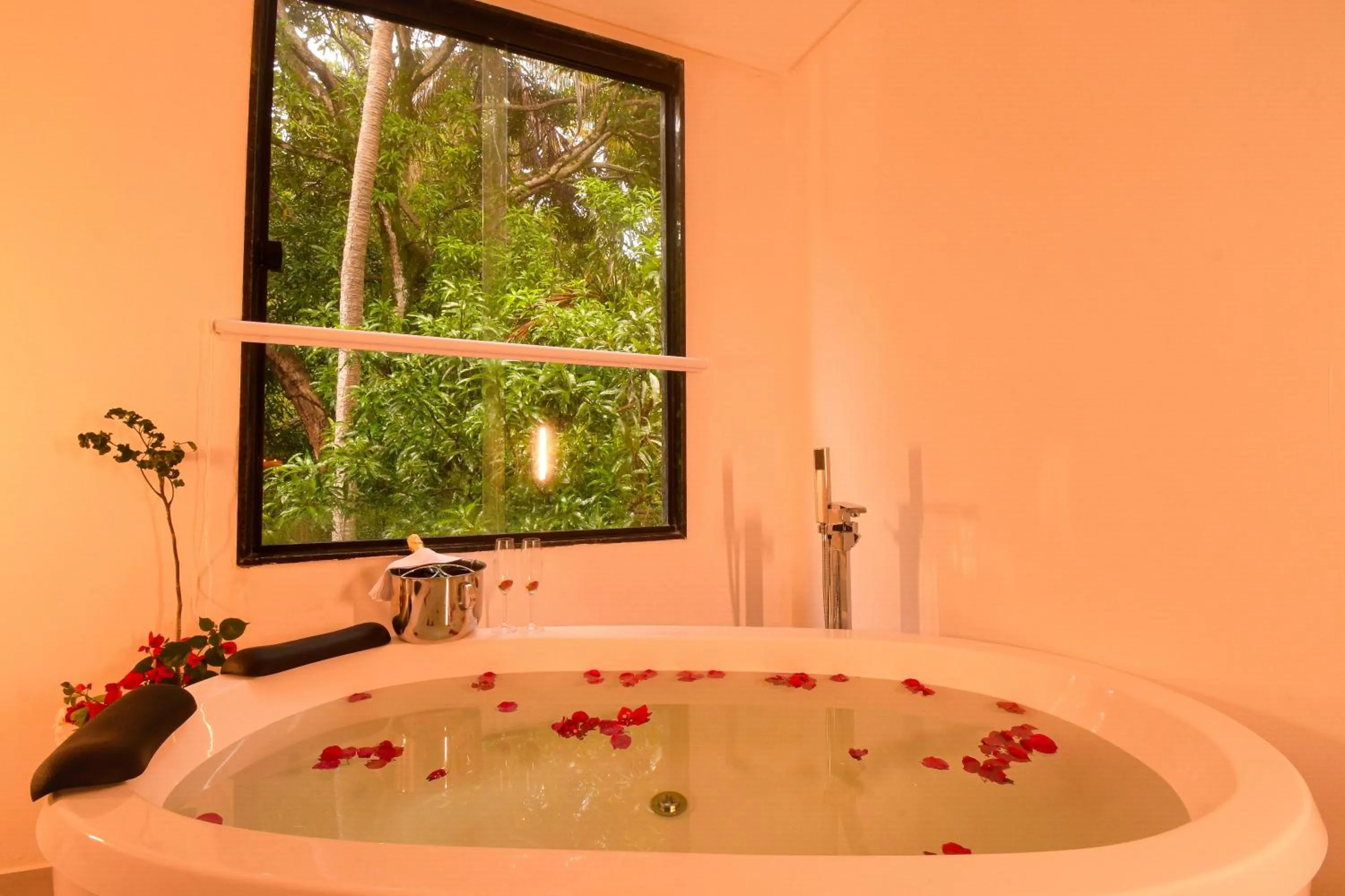 Bathroom in Milie Lounge Pousada