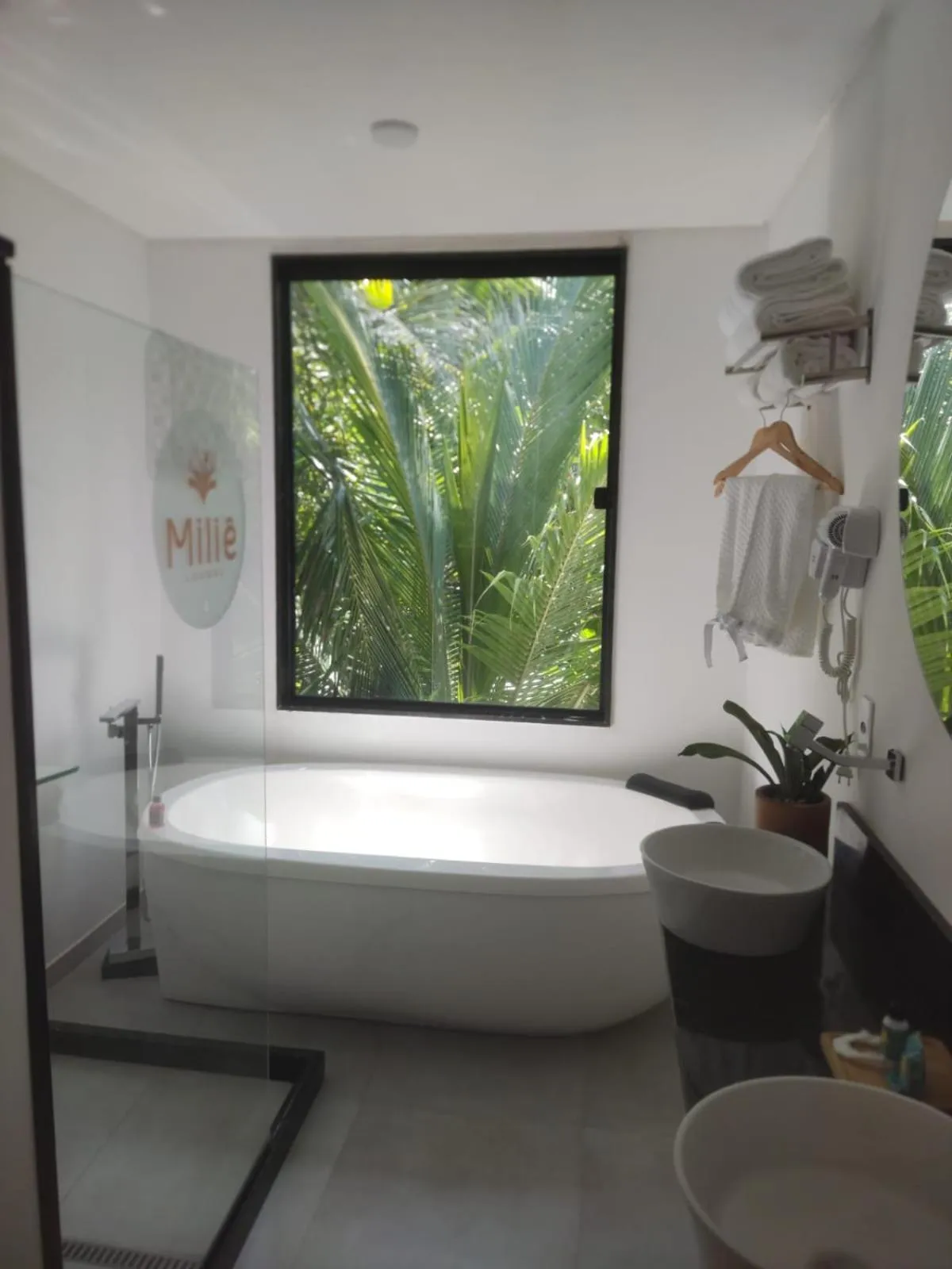 Bathroom in Milie Lounge Pousada