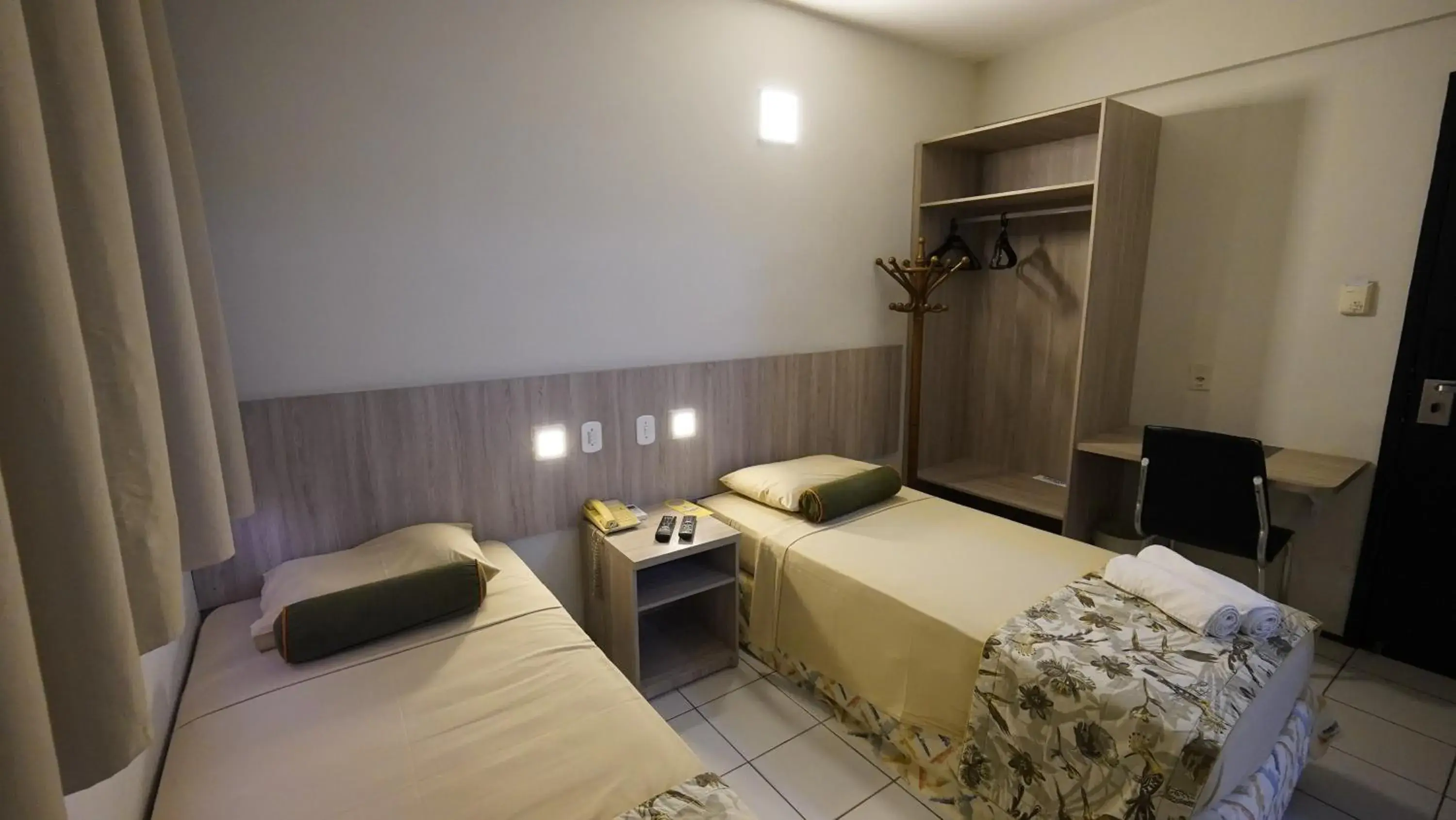 Standard Twin Room in Abbeville Hotel Torre I - Torre II Standard Twin Room in Abbeville Hotel Torre I - Torre II