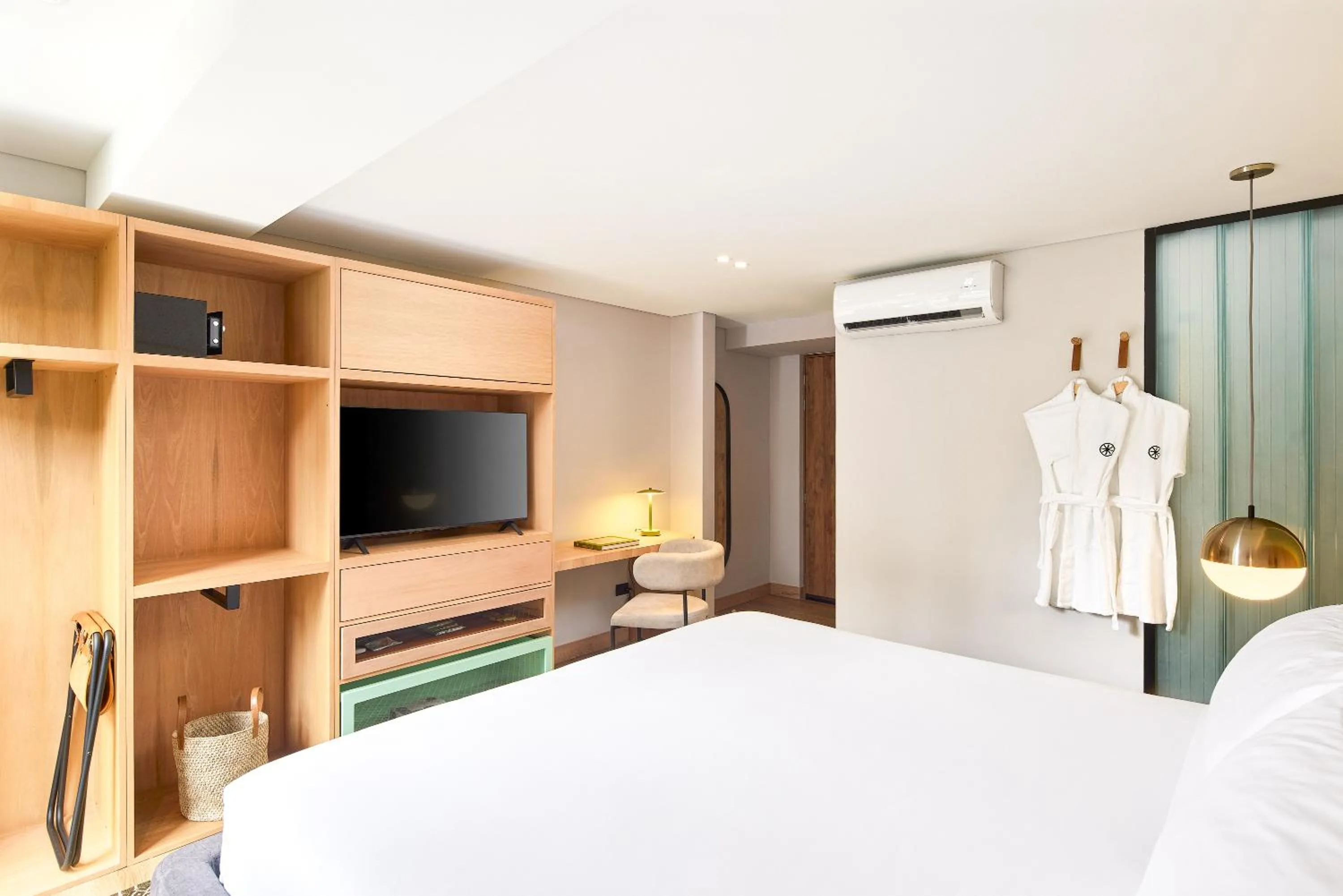 TV and multimedia, Bed in Wellcomm Spa & Hotel