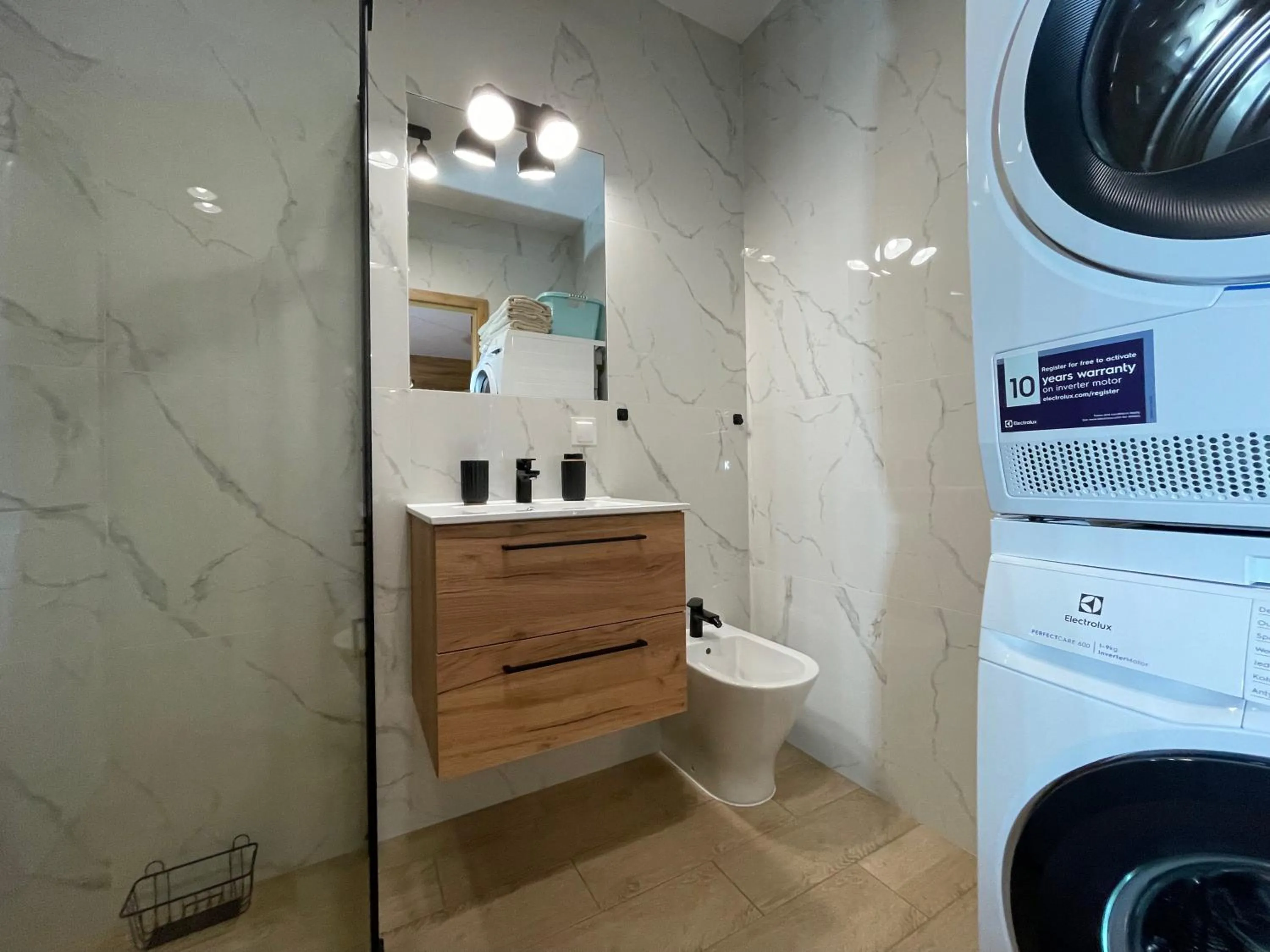 Toilet in Superior Baltea 3 rooms, 2 bedrooms, Beach 800m, Air Condition!