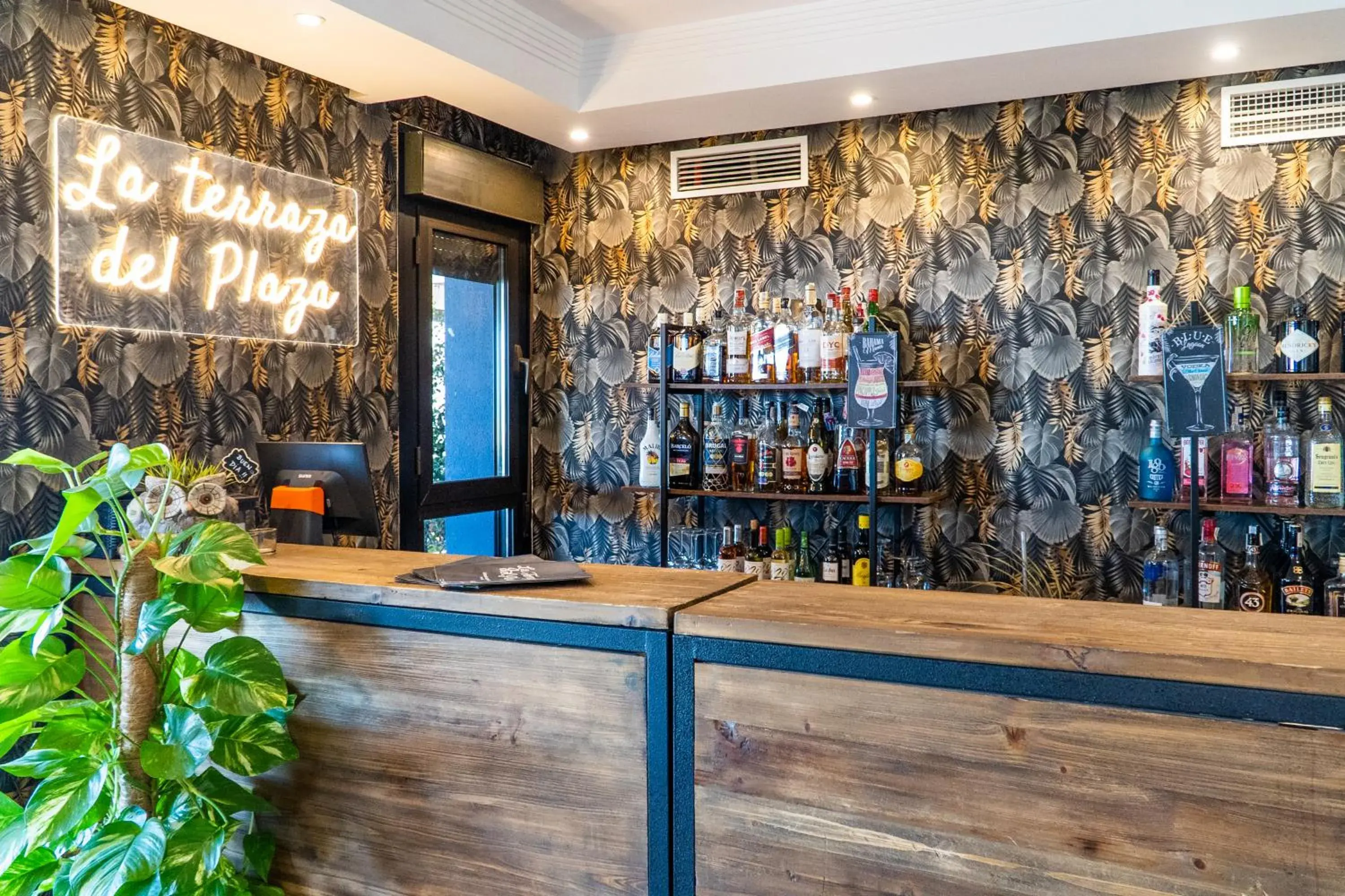 Lounge or bar in Hotel Spa Cádiz Plaza Lounge or bar in Hotel Spa Cádiz Plaza