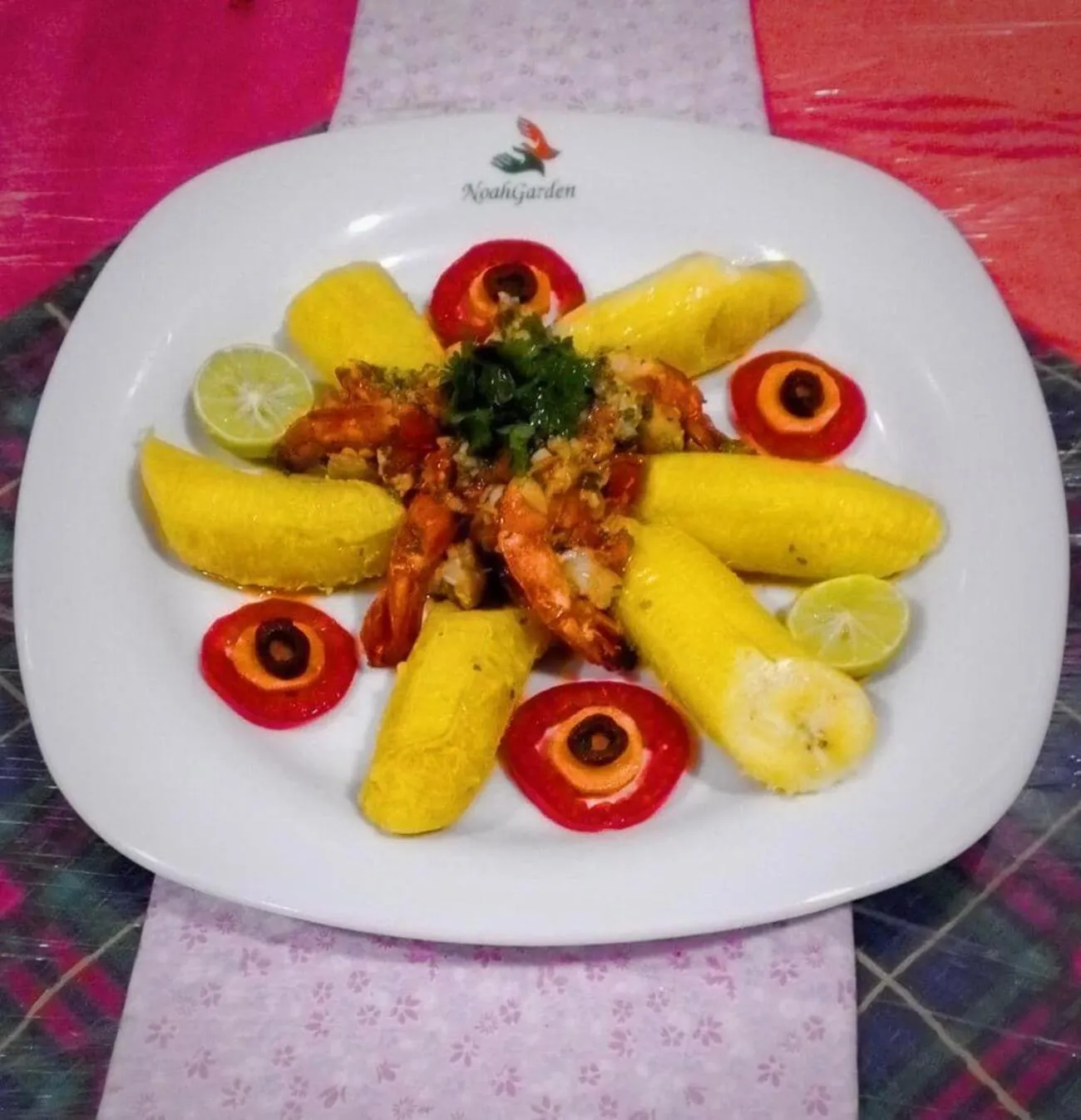 Restaurant/places to eat in HÔTEL NOAHGARDEN 2