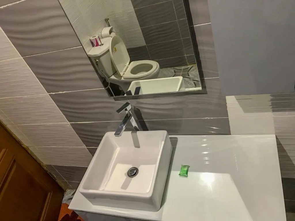 Toilet in HÔTEL NOAHGARDEN 2