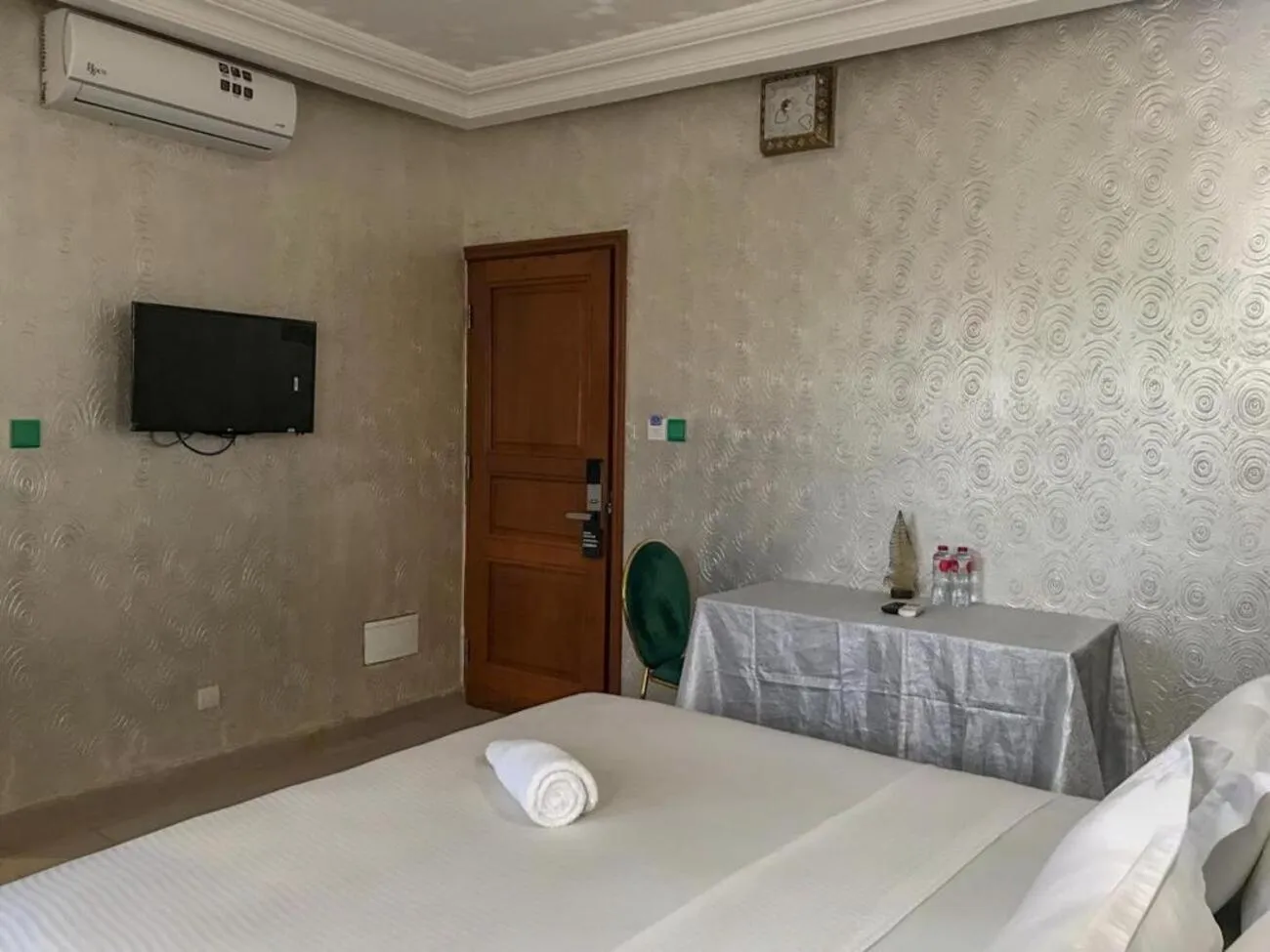 TV and multimedia in HÔTEL NOAHGARDEN 2