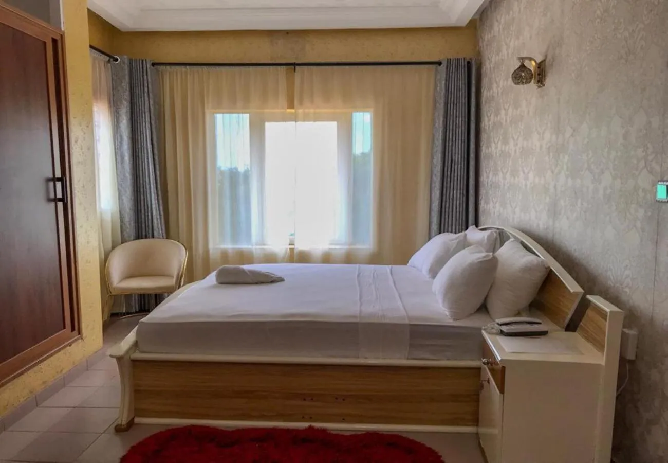 Photo of the whole room in HÔTEL NOAHGARDEN 2