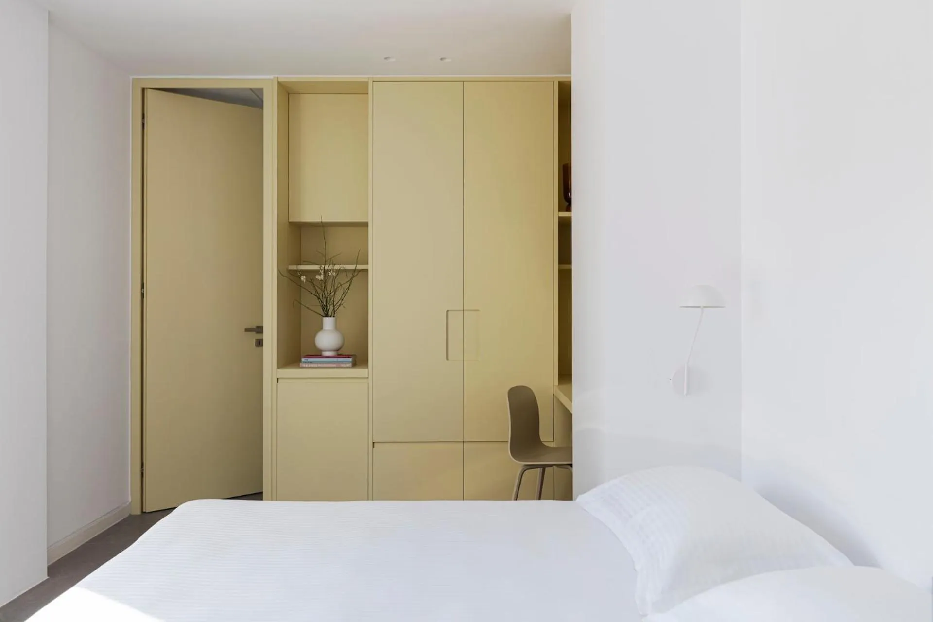 Bedroom, Bed in Neo Suites