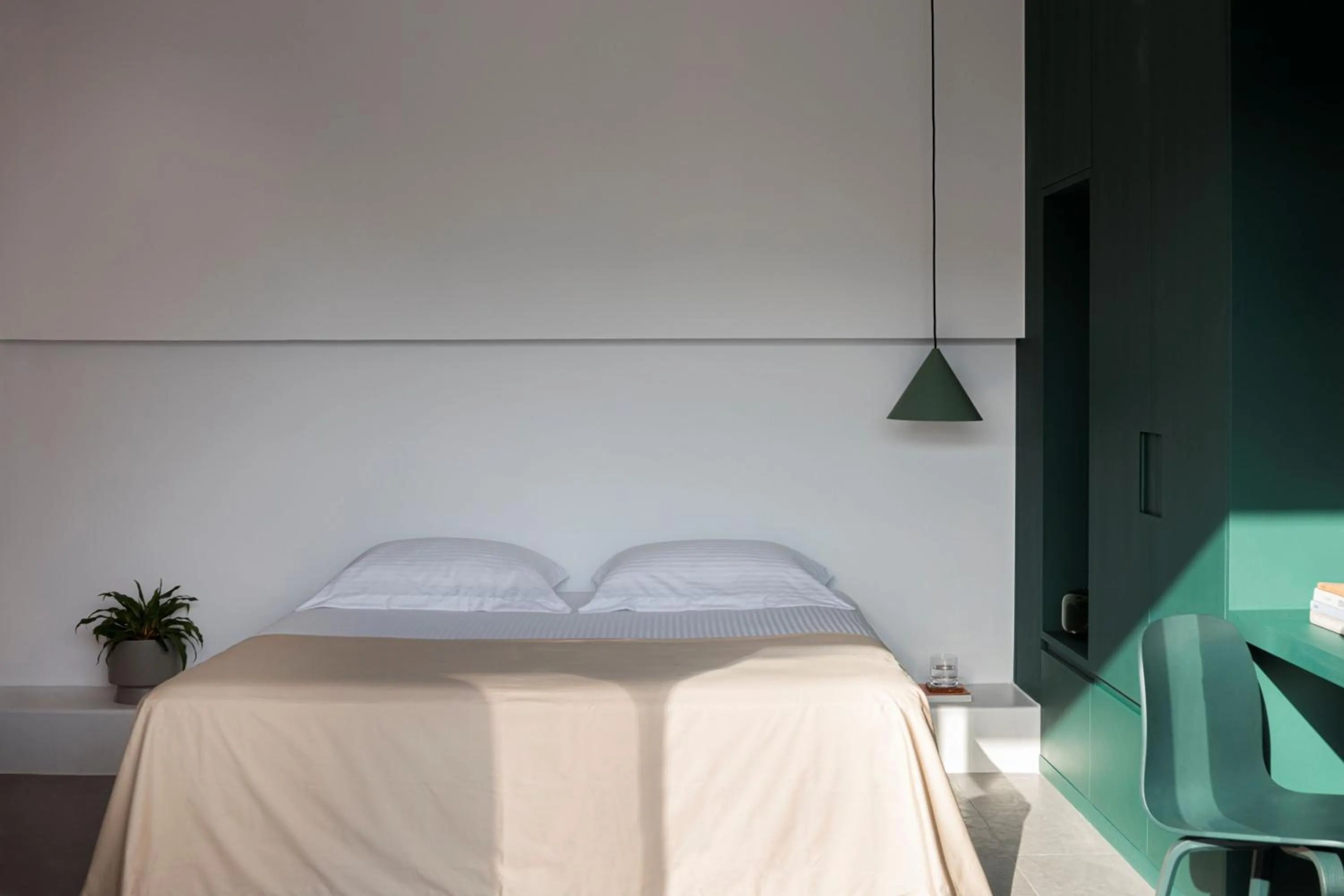 Bedroom, Bed in Neo Suites