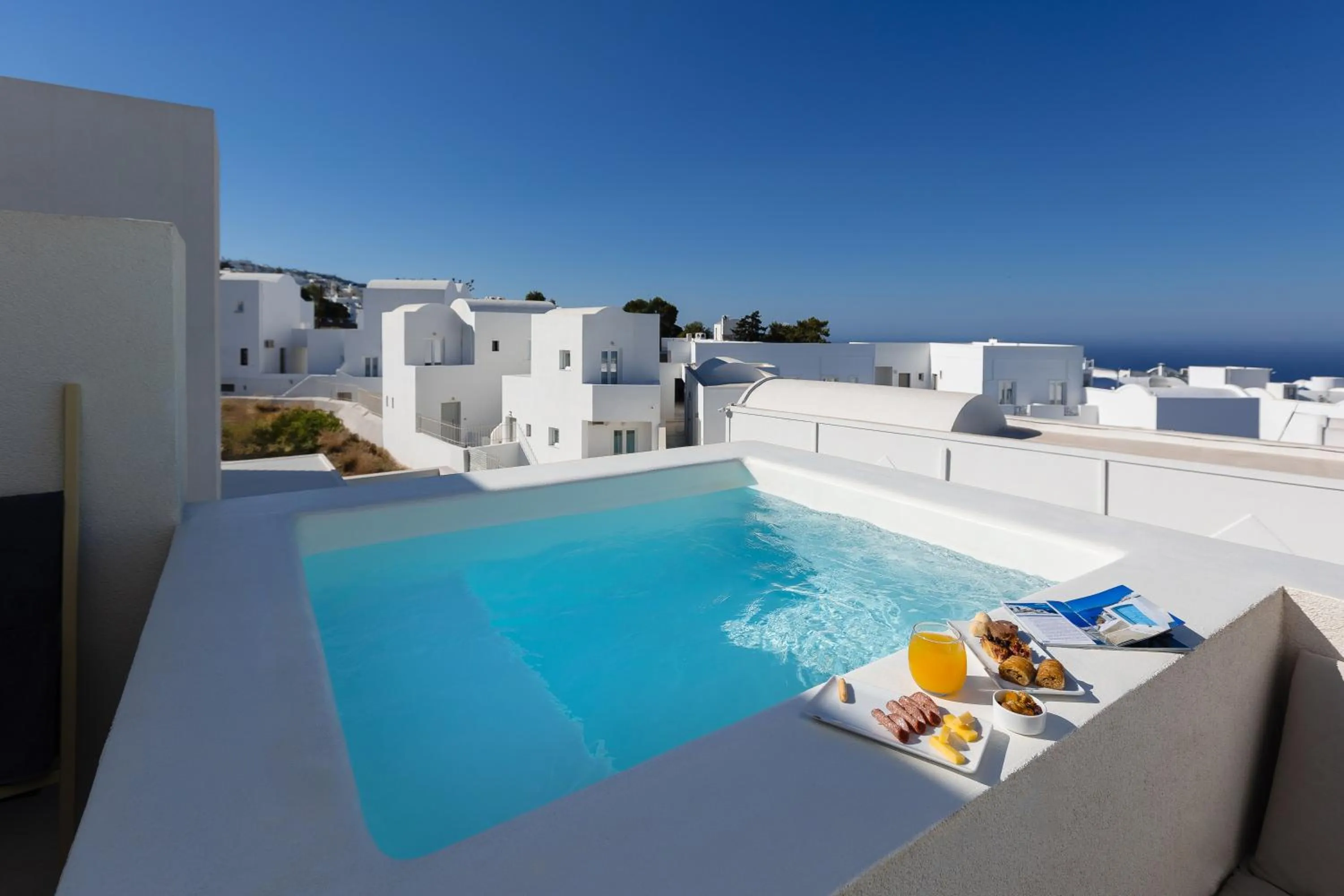Swimming pool in Neo Suites