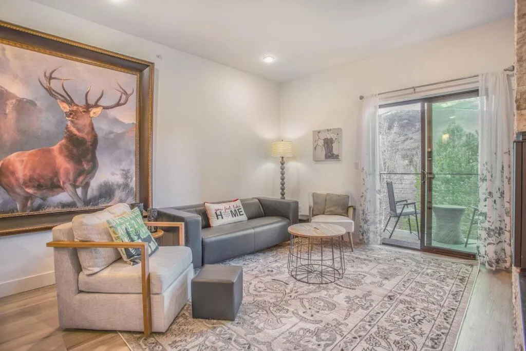 Cozy- Mountain Style - River View apartment - Colorado