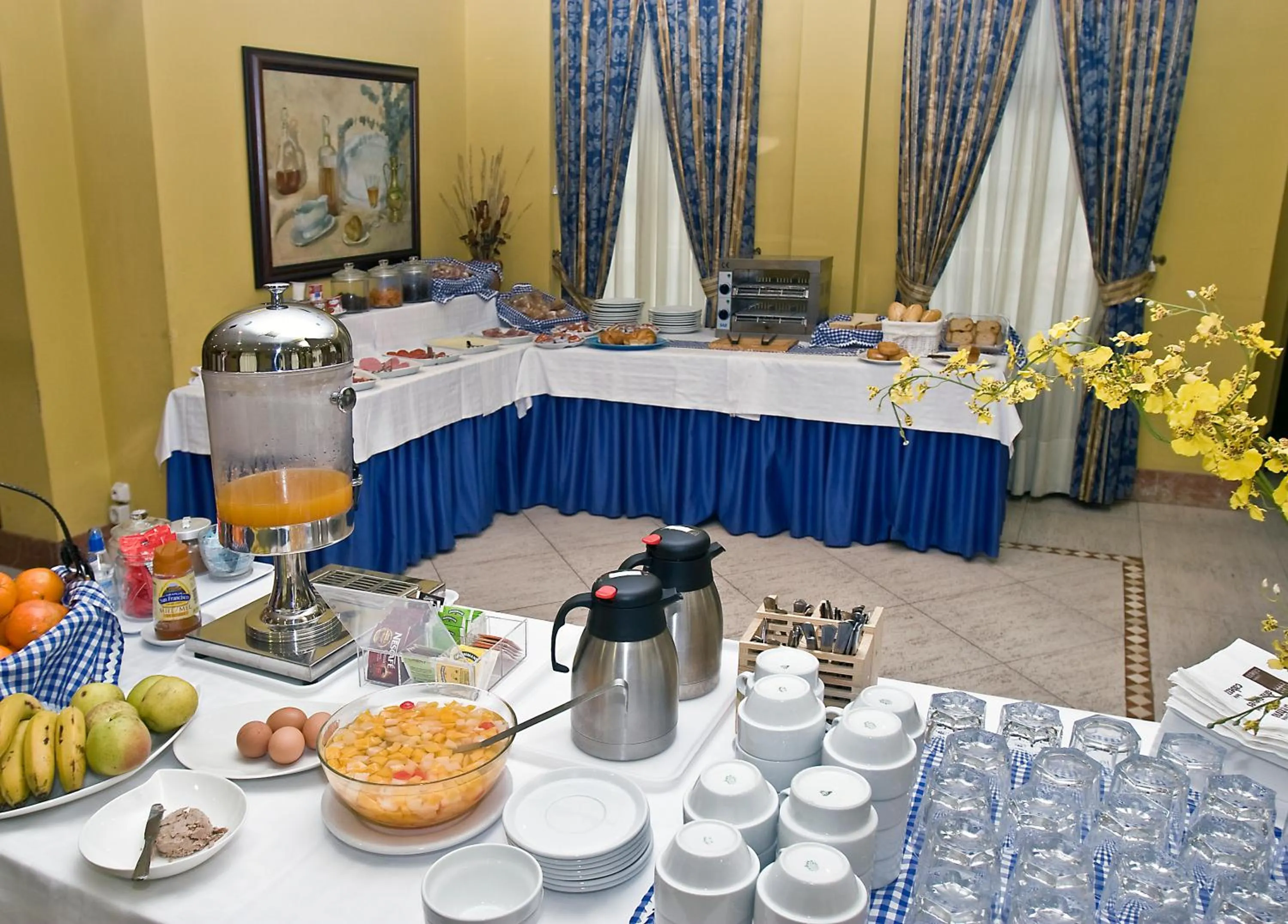 Restaurant/places to eat in Hotel Doña Nieves