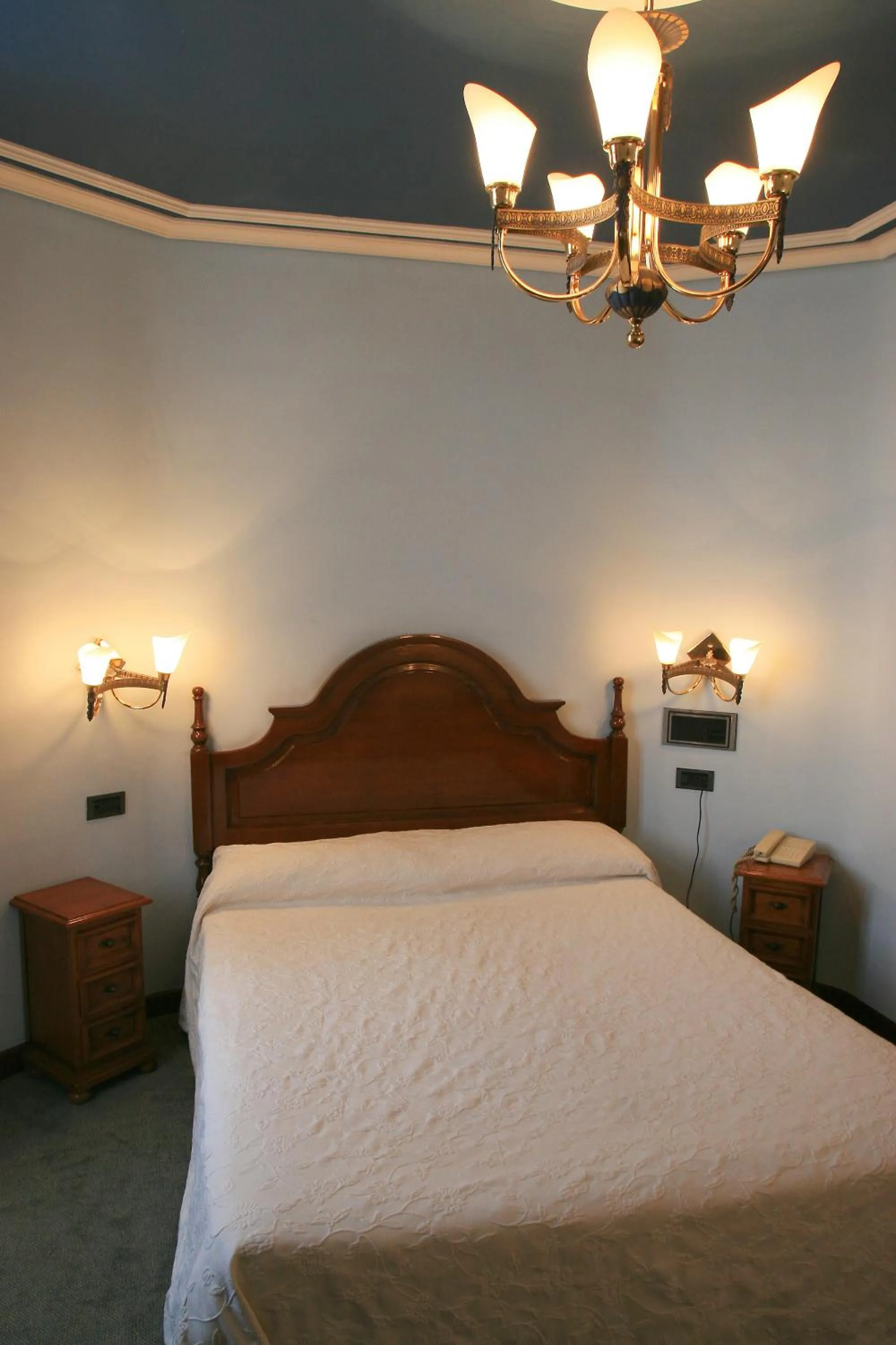 Bedroom, Bed in Hotel Doña Nieves